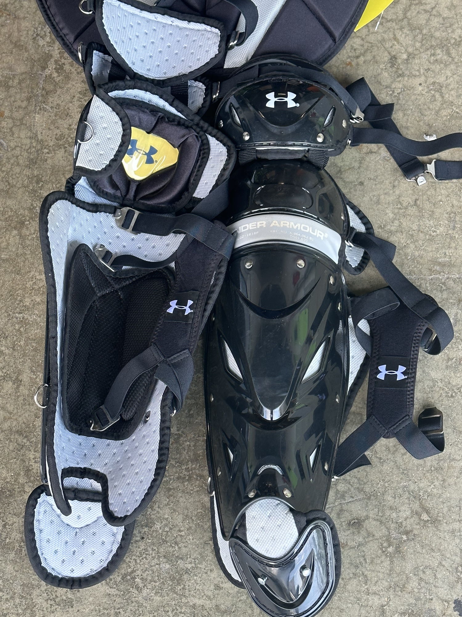Under Armour Pro Series Catching Gear Black/Grey New SidelineSwap