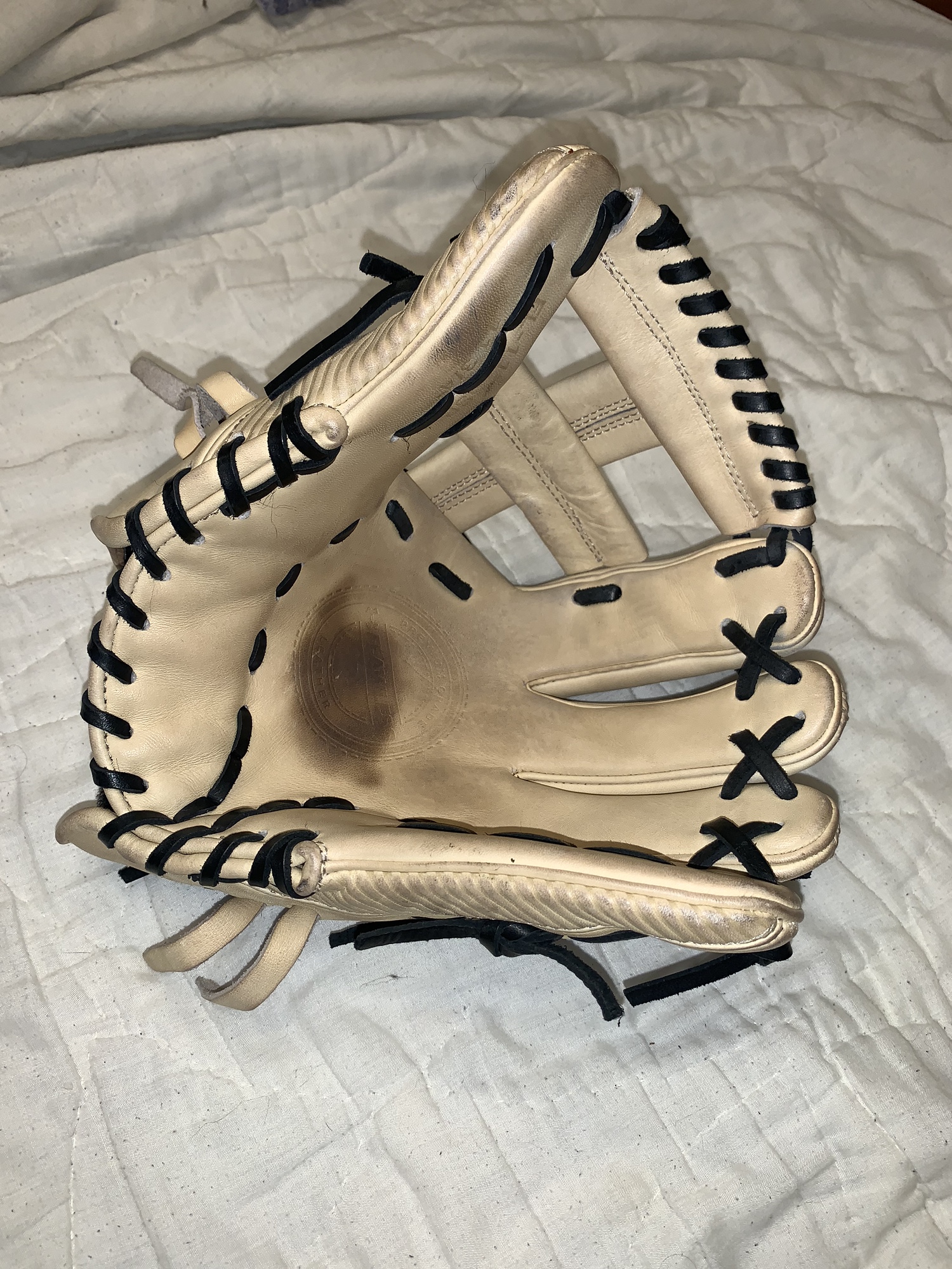 Under Armour 11.75" Flawless Baseball Glove SidelineSwap