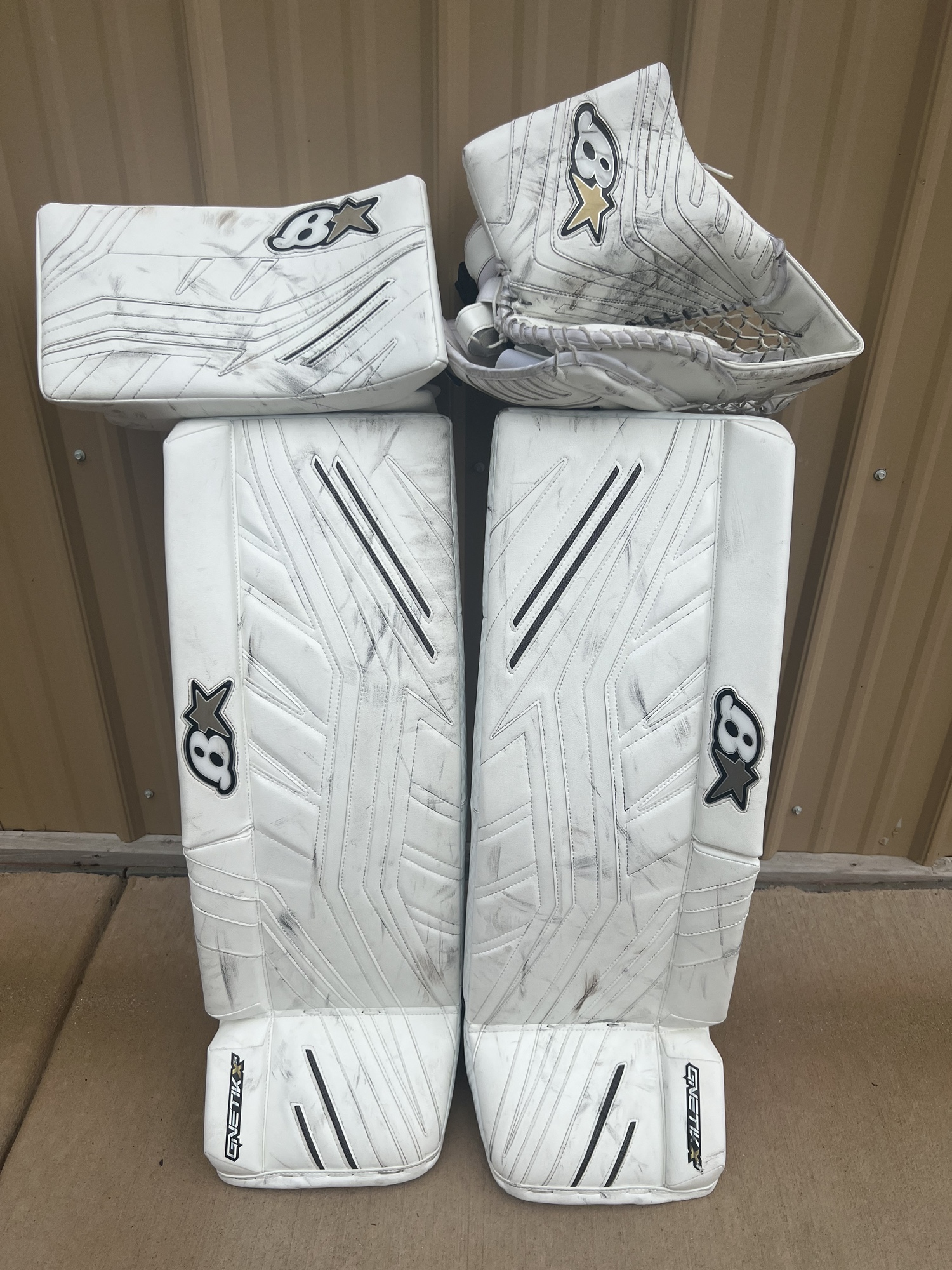 32" + 1 Brian's X5 Goalie Leg Pads + Glove & Blocker SidelineSwap