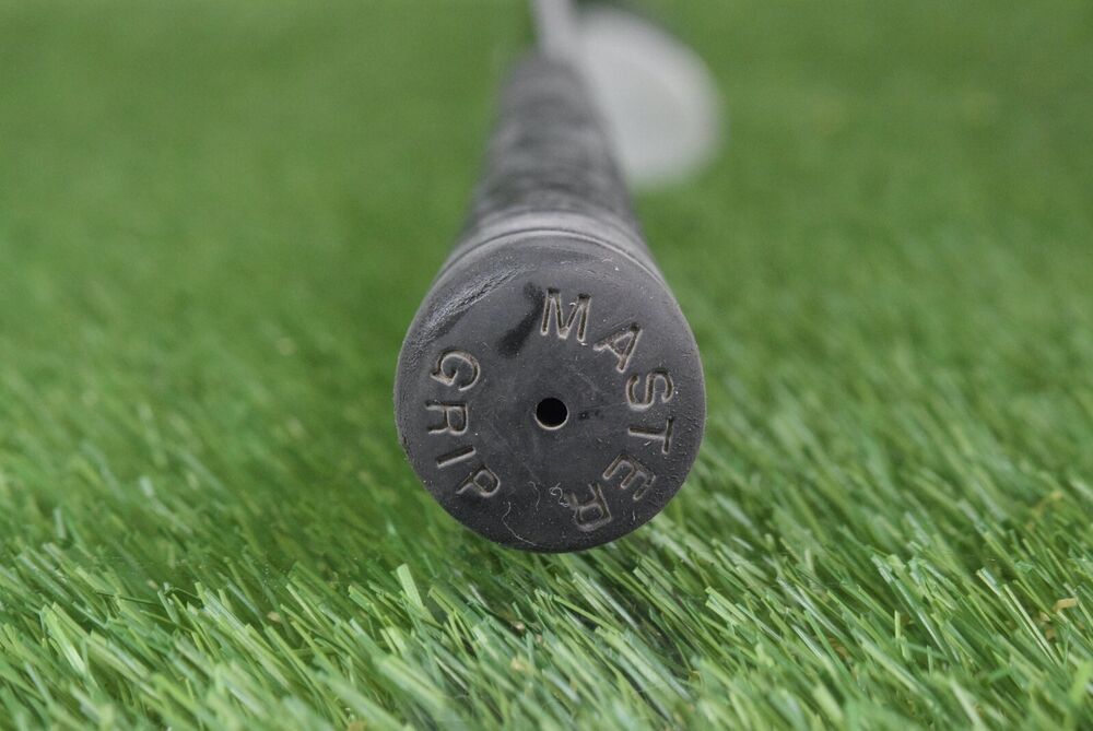 MG MASTER GRIP GOLF THE GREAT ESCAPE WEDGE 35.5” W/ MASTER GRIP SidelineSwap