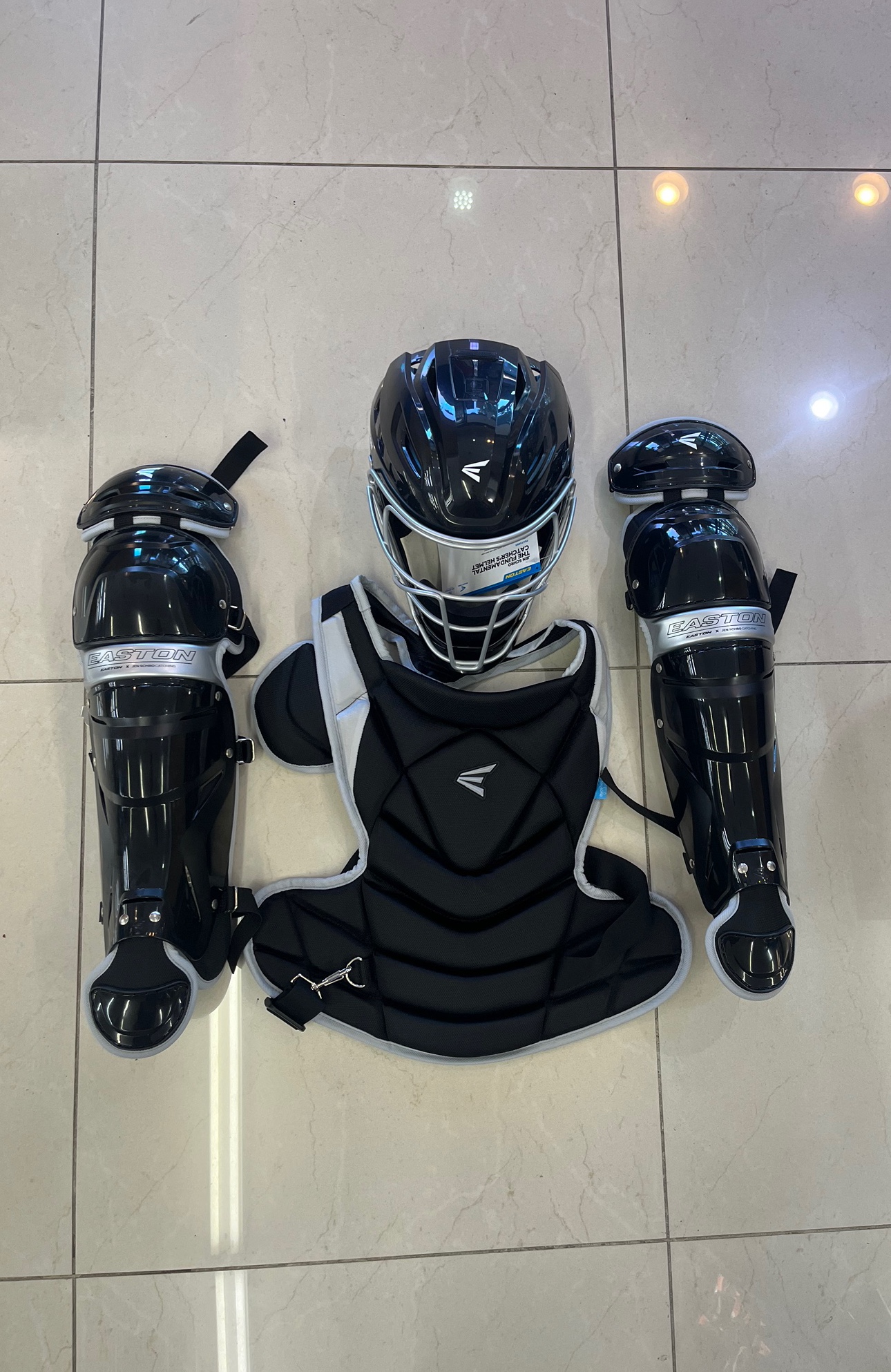 New Easton Fastpitch Jen Schro The Fundamental Black Catchers Gear Set