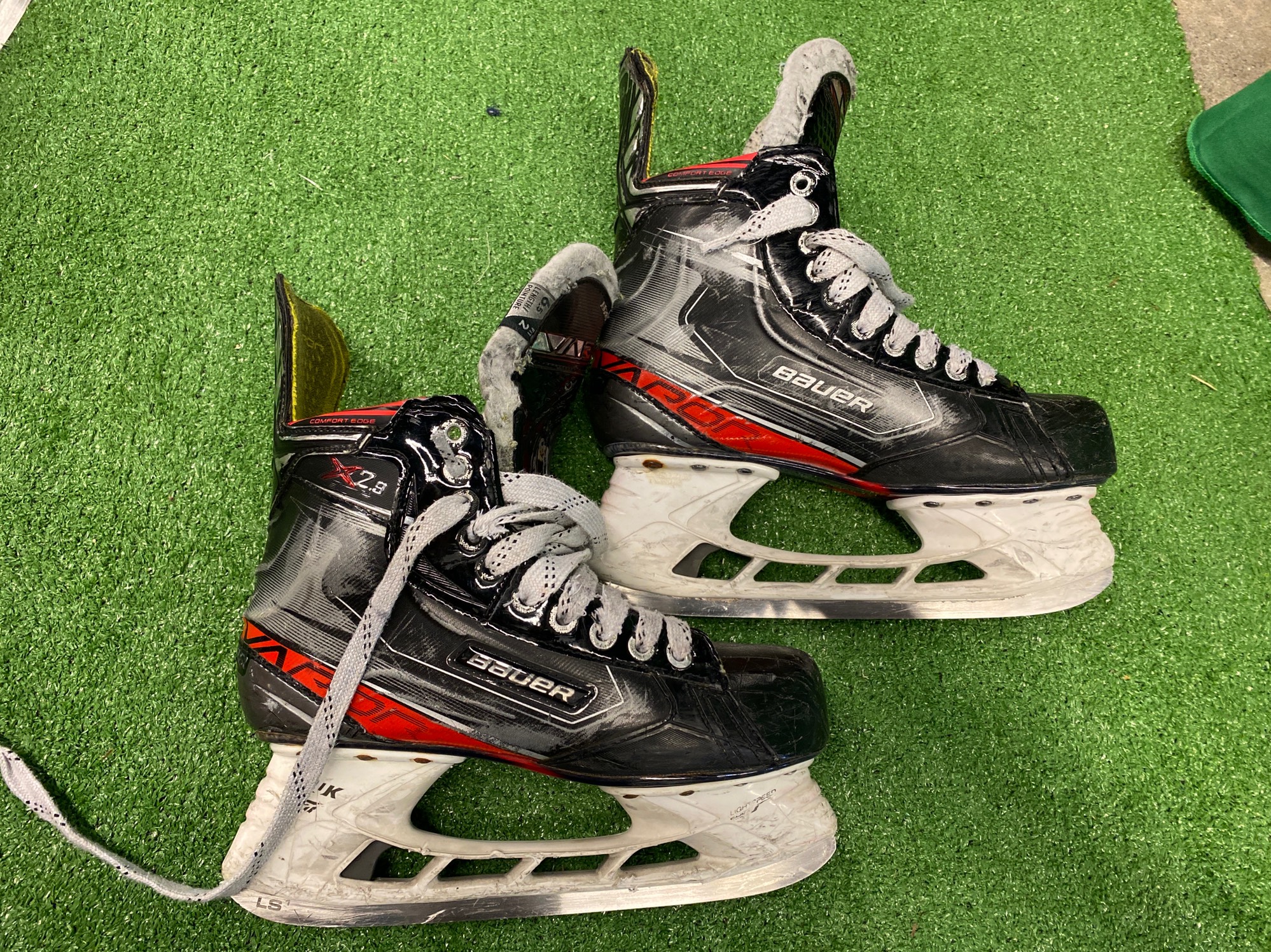 Senior Used Bauer Vapor X2.9 Hockey Skates 6.5 SidelineSwap
