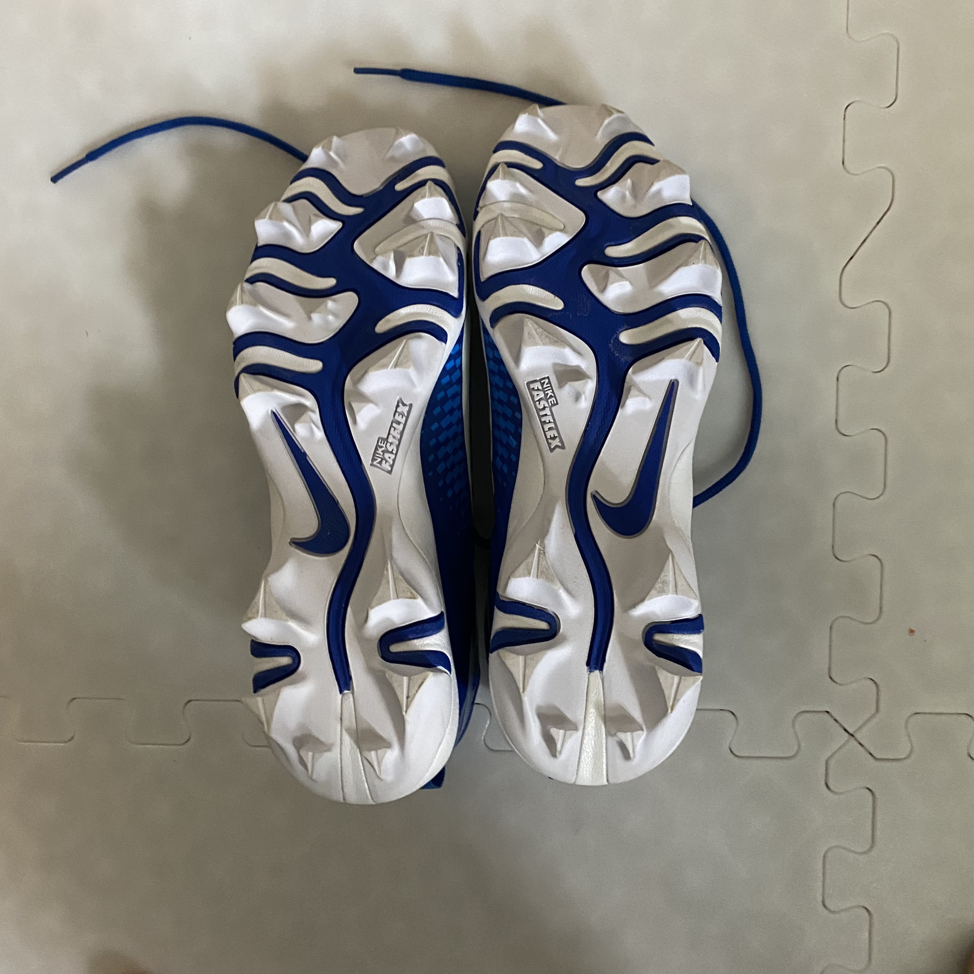 alpha shark 2 cleats