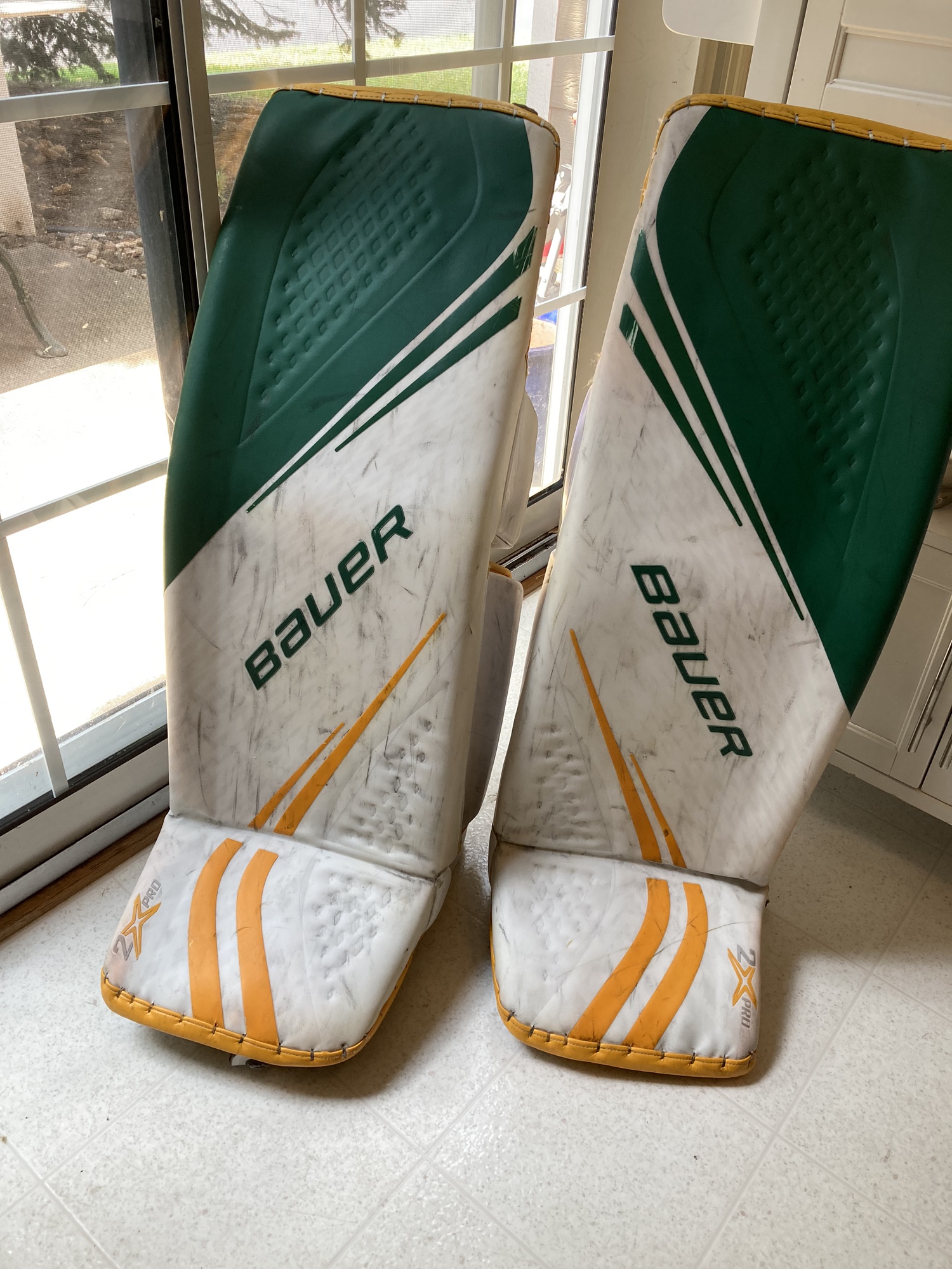 Bauer Ultrasonic 36+1 Pro Custom Goalie Pads Full Set 2XPro Graphics