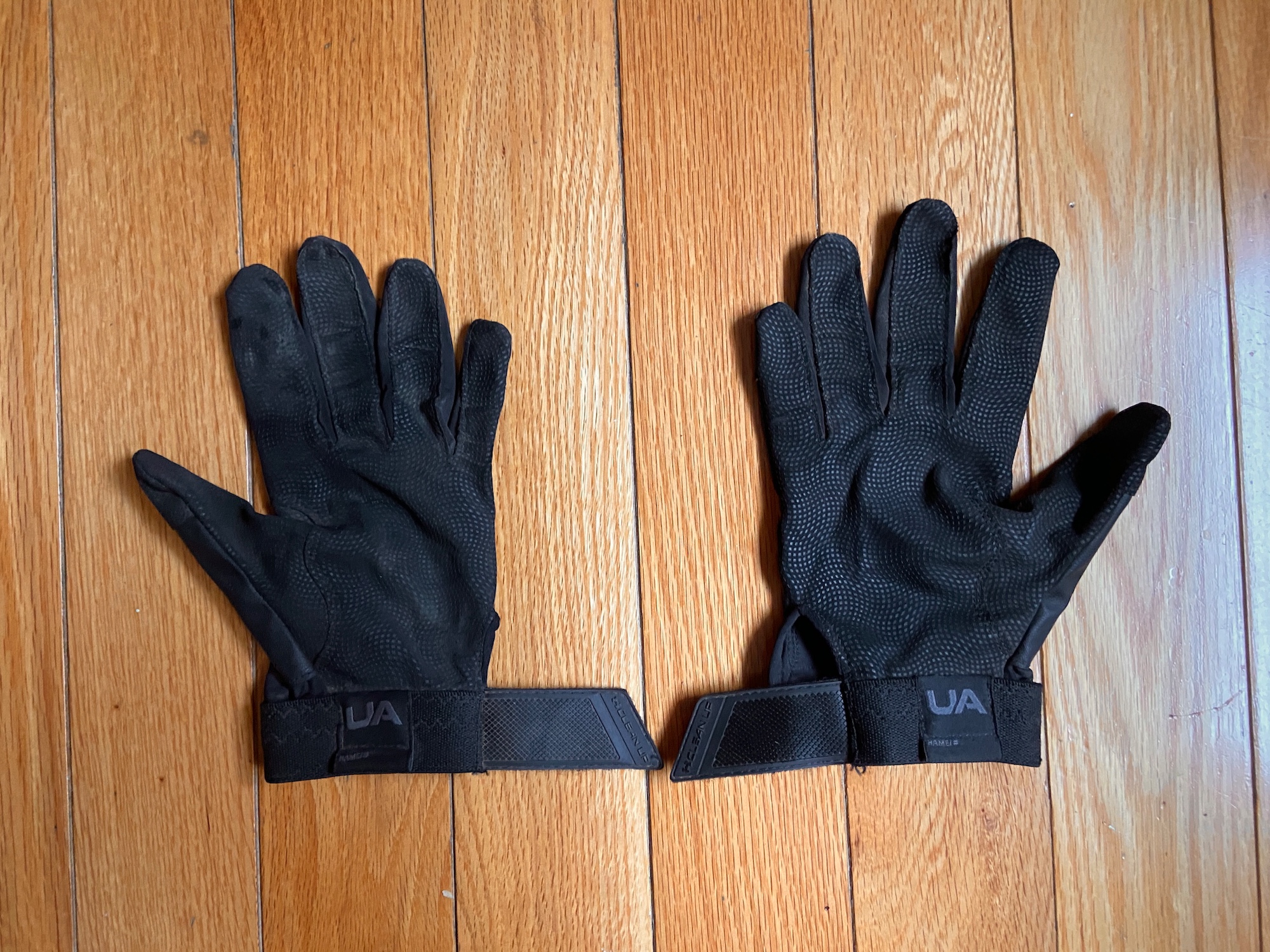 Medium Under Armour Batting Gloves SidelineSwap