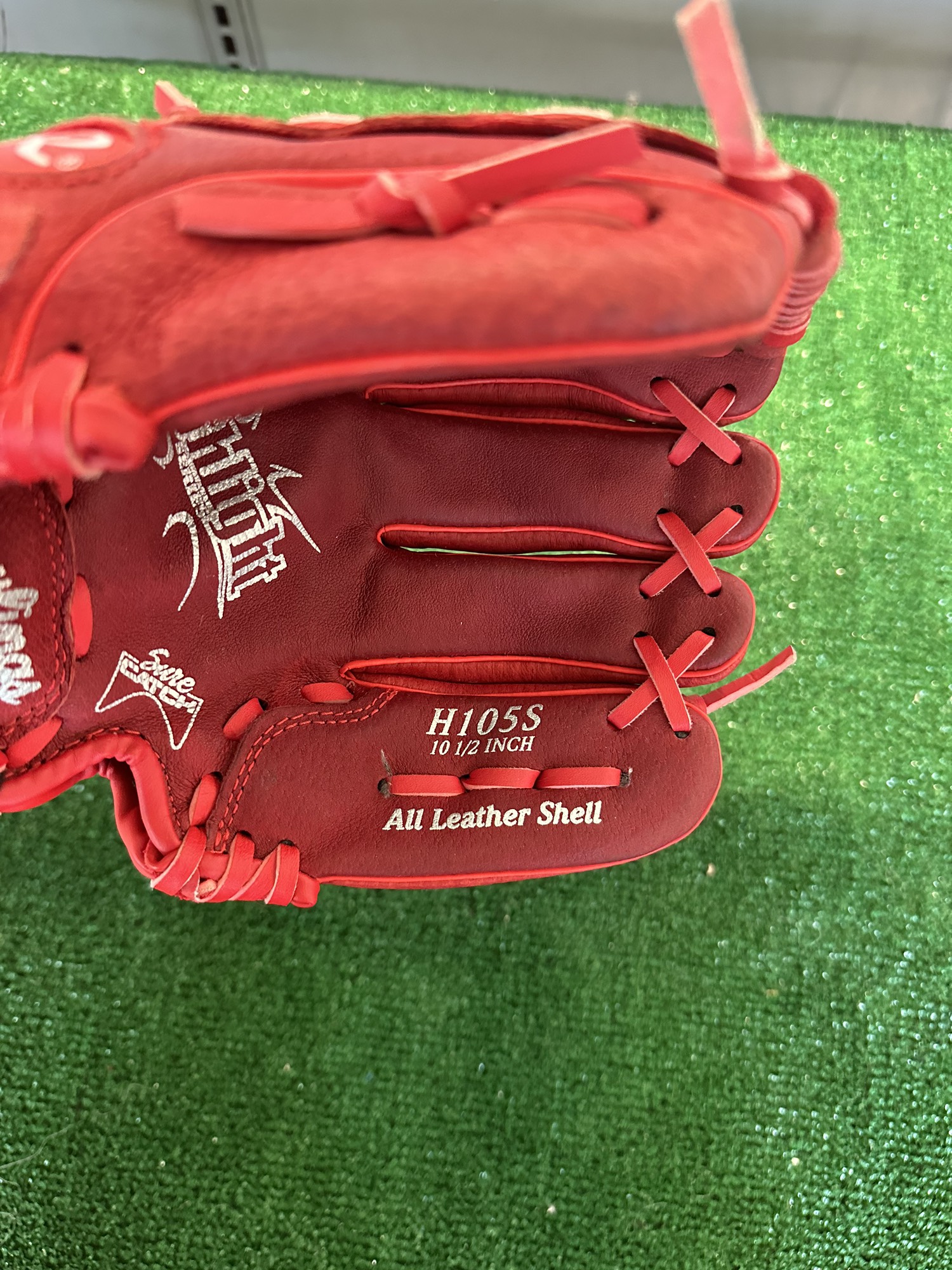 Used Rawlings Highlight Series Right Hand Throw Baseball Glove 10.5