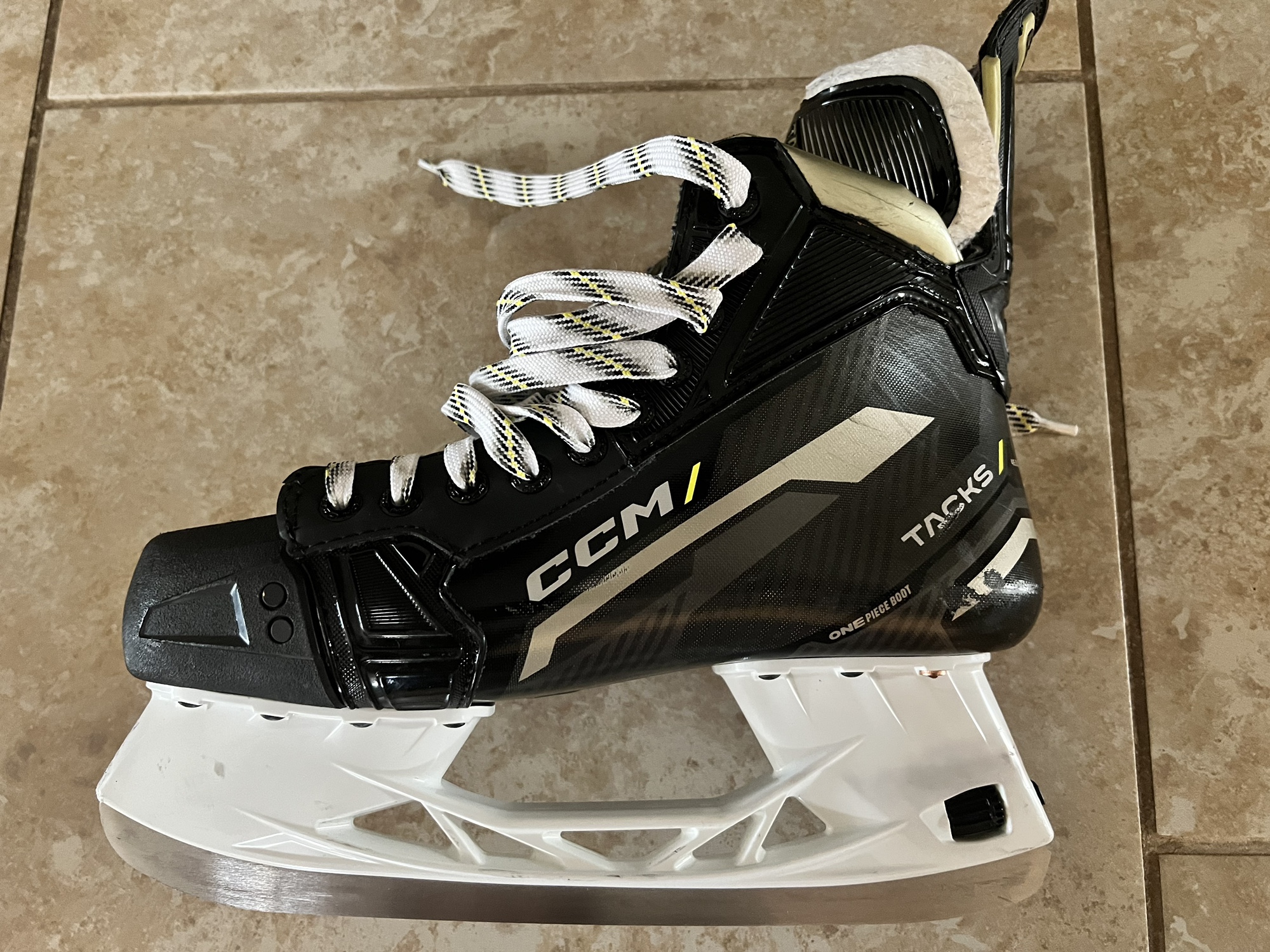 CCM Super Tacks AS 580 Skates SidelineSwap