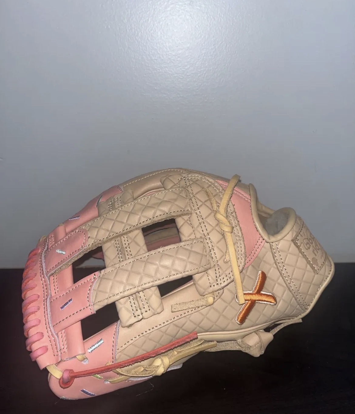 Aria Ice Cream Glove Nwot Outfeild Lefty Glove SidelineSwap