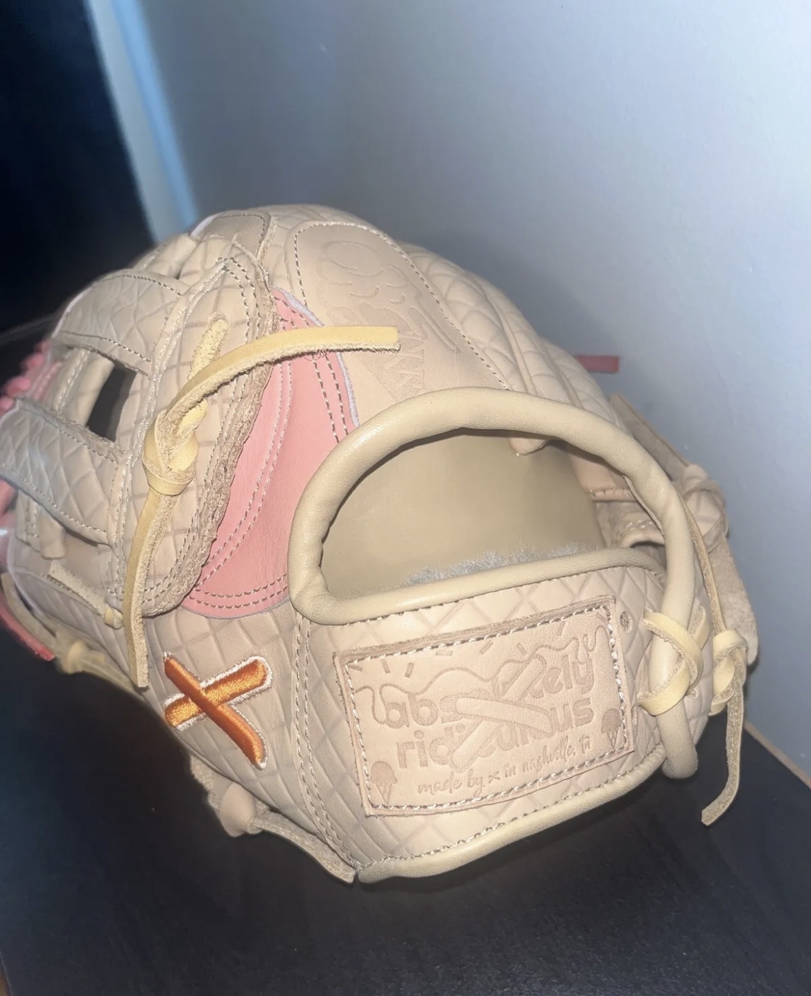 Aria Ice Cream Glove Nwot Outfeild Lefty Glove SidelineSwap