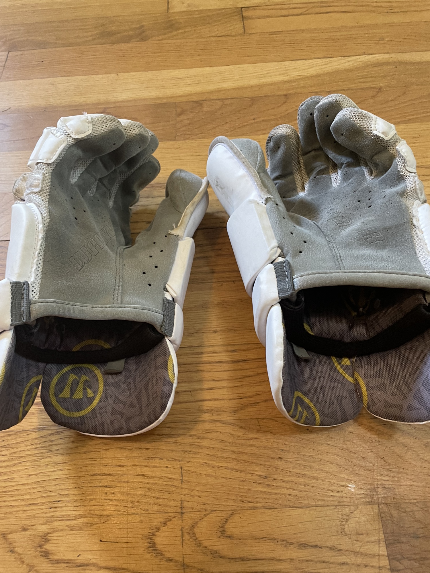 Used Goalie Warrior Large Nemesis Lacrosse Gloves SidelineSwap