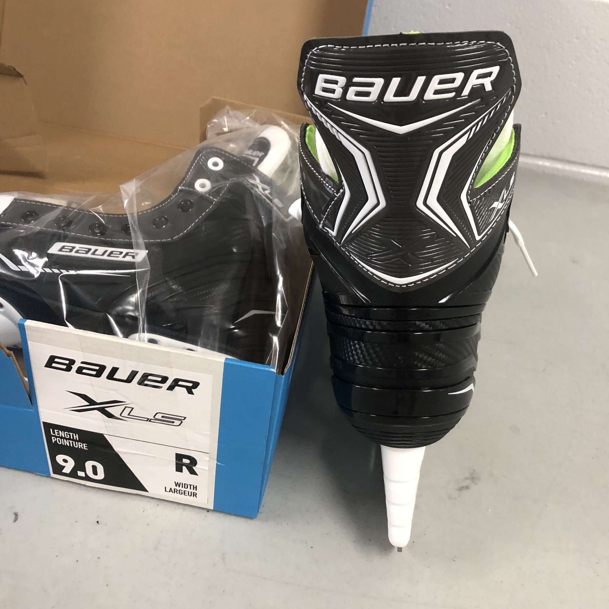 NEW Bauer XLS senior size 9 skates SidelineSwap