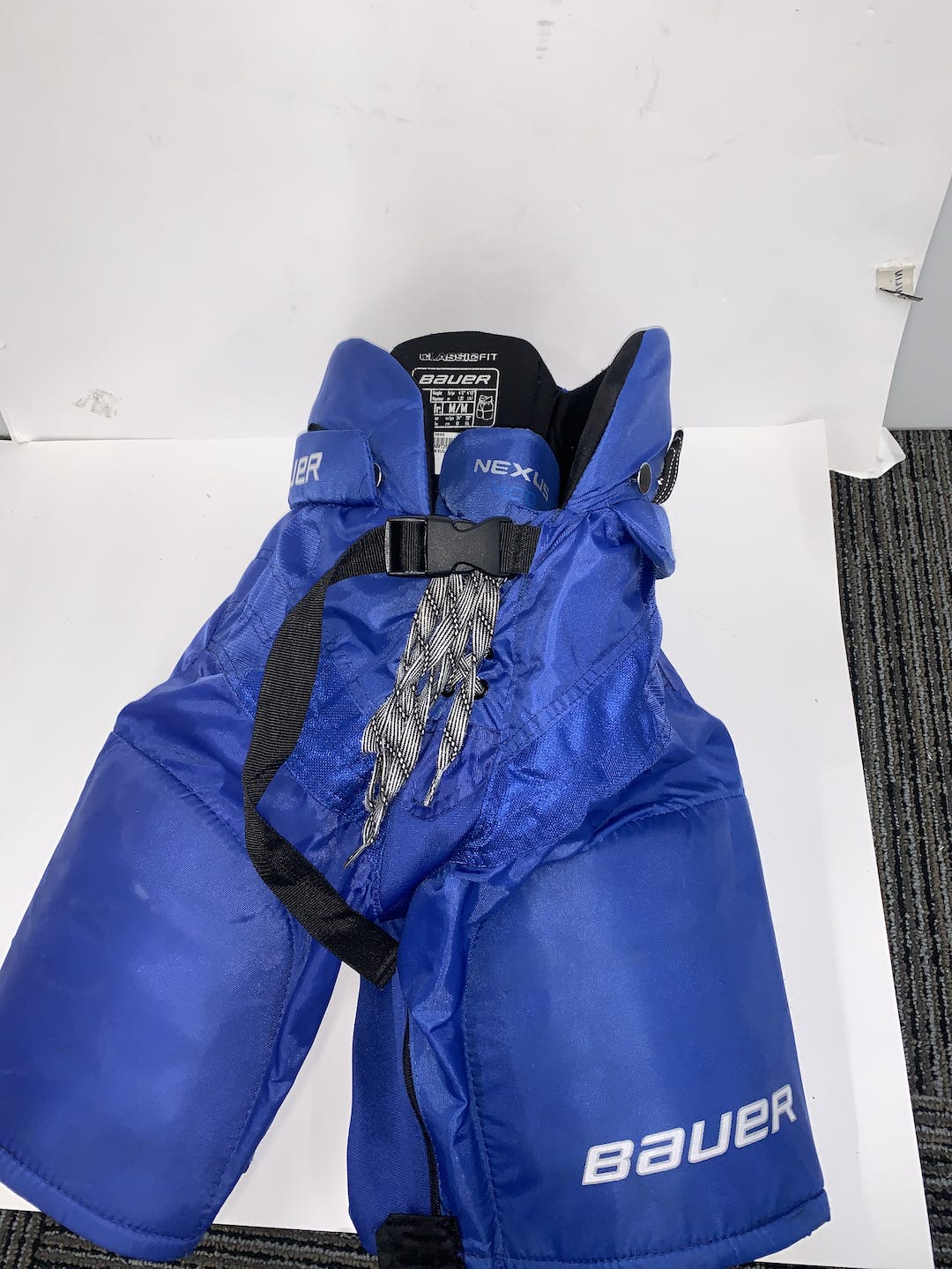 Used Bauer Nexus 400 Md Ice Hockey Shoulder Pads SidelineSwap