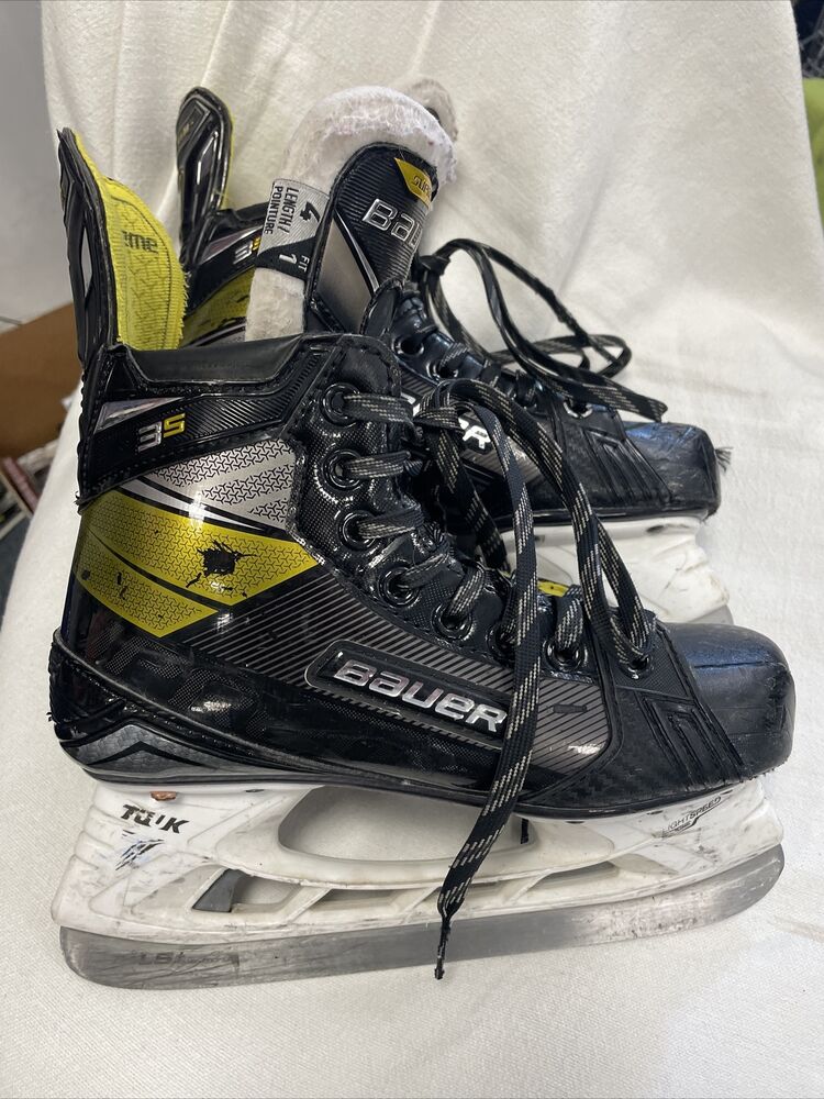 Junior Size 4 Bauer Supreme 3S Ice Hockey Skates SidelineSwap