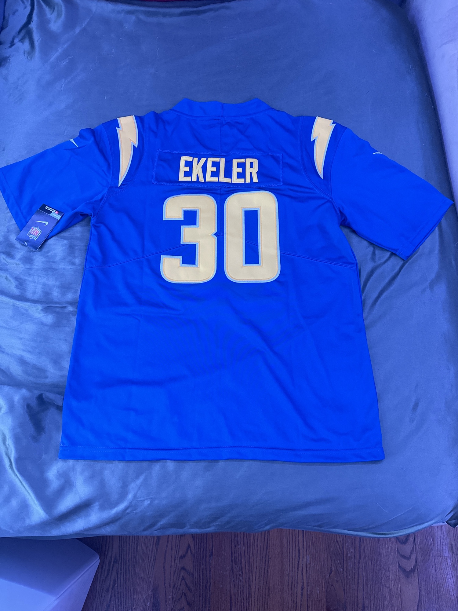 LOS ANGELES CHARGERS AUSTIN EKELER 30 MENS SMALL JERSEY (NEW WITH TAGS