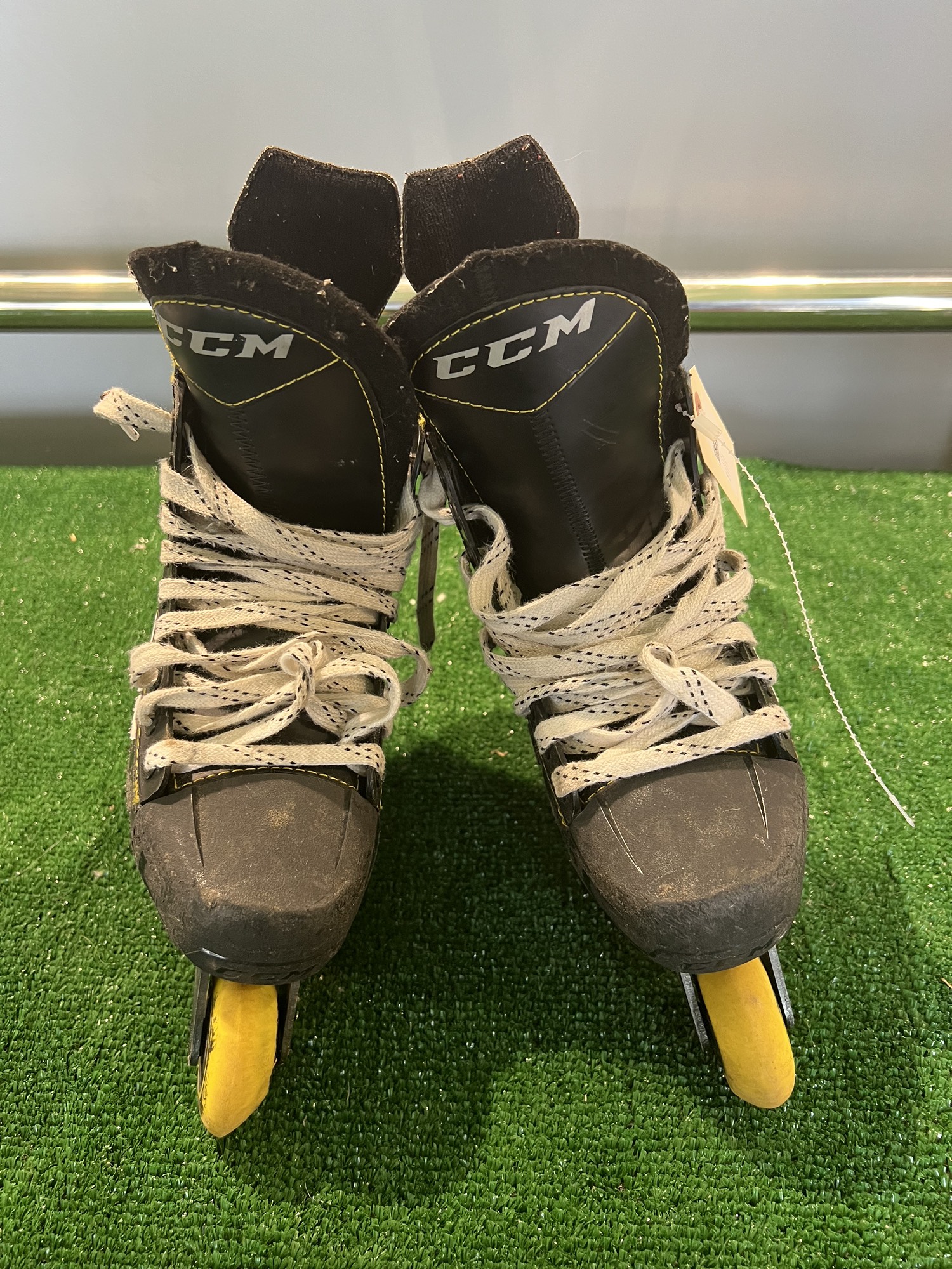 Used CCM Super Tacks 9350 Inline Skates D&R (Regular) 3.0 SidelineSwap