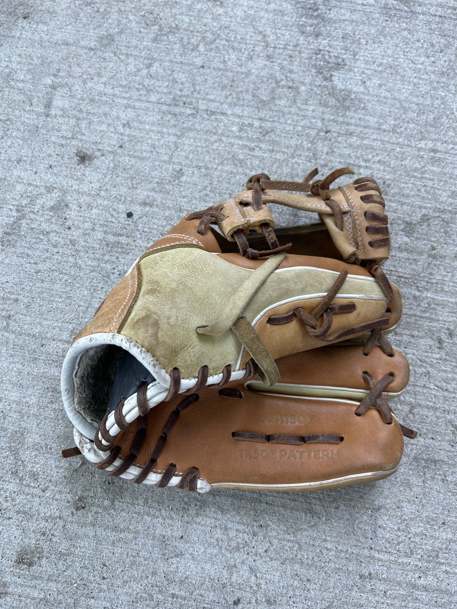 Used Easton X series Right Hand Throw Baseball Glove 11.5" SidelineSwap