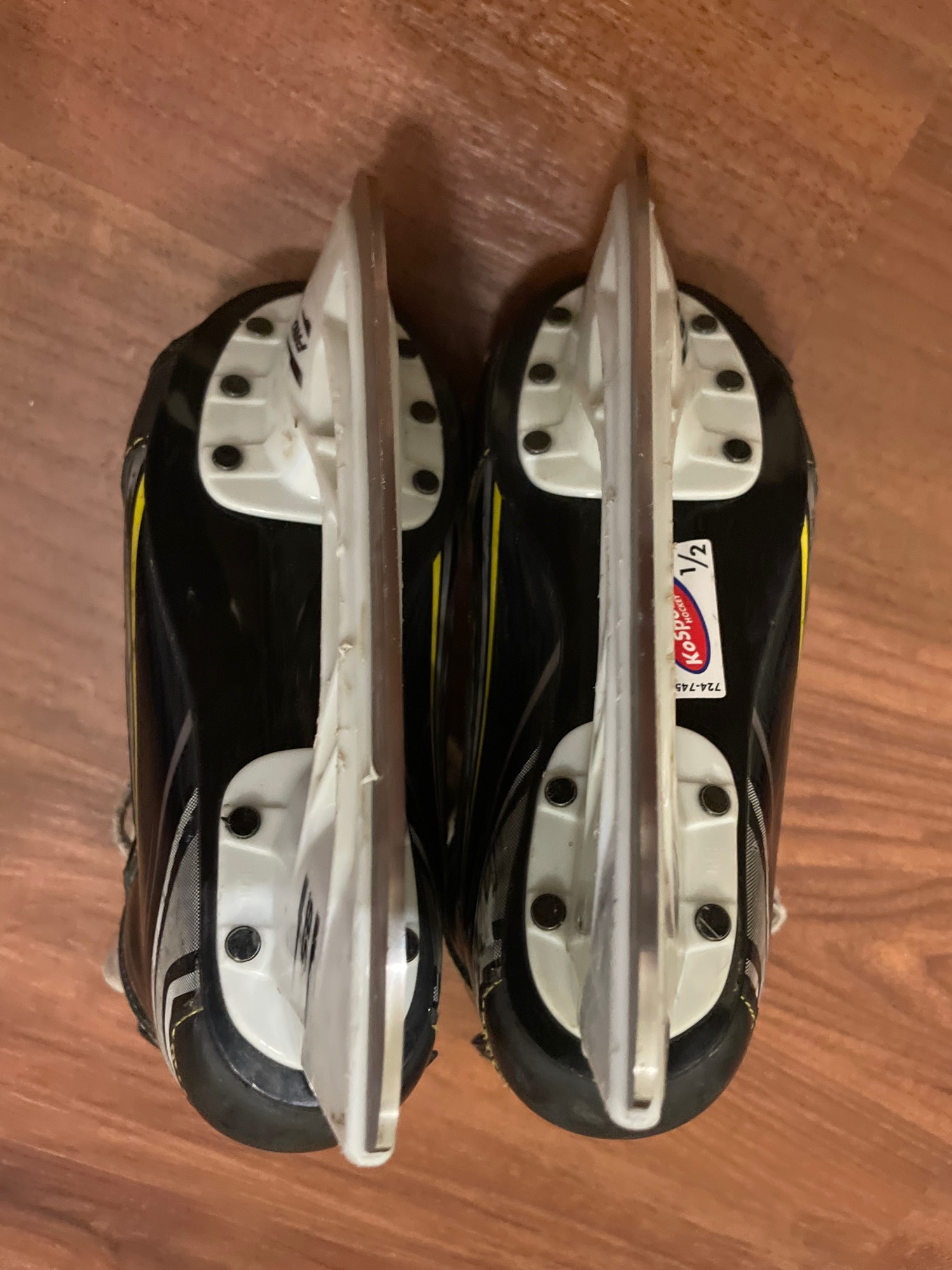 Youth Used CCM Tacks 9060 Hockey Skates D&R (Regular) 11.5 SidelineSwap