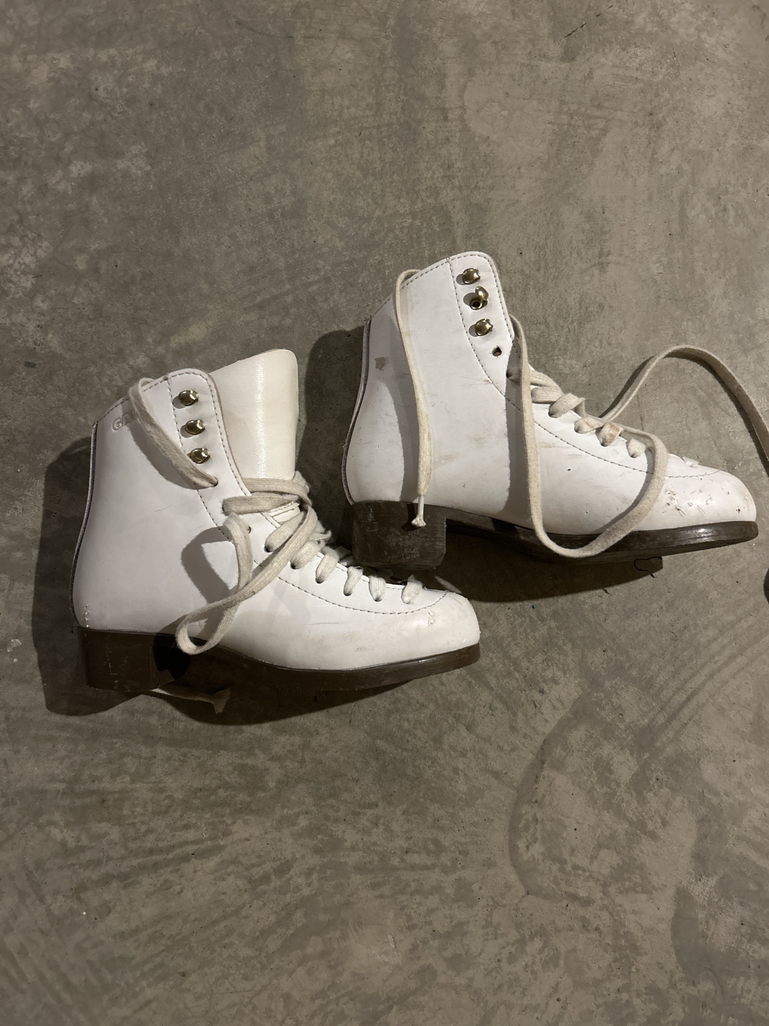 gam figure skates SidelineSwap