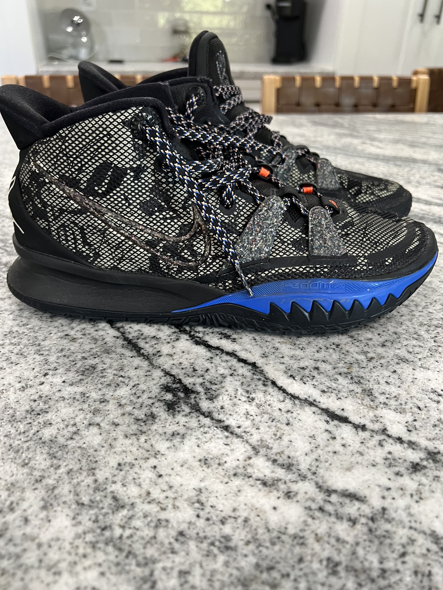 リ*ン様 Nike Kyrie 7 Black Blue d5b1b22da9696e77_original.jpeg