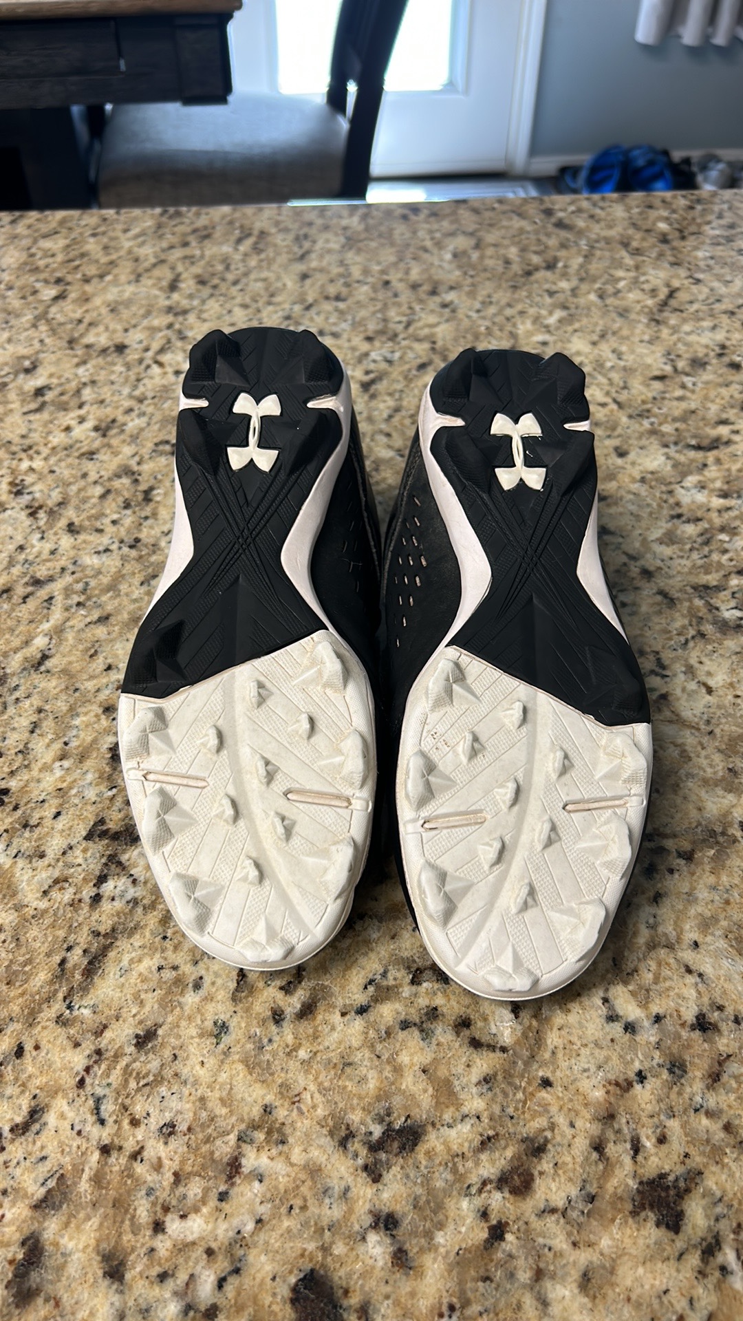 black under armour cleats