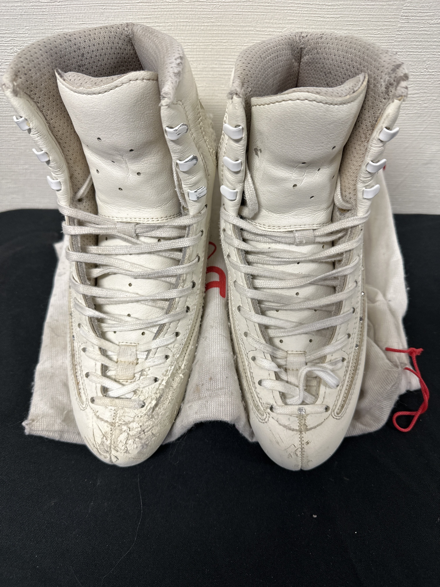 Used EDEA Ice Fly figure Skates 255 B SidelineSwap