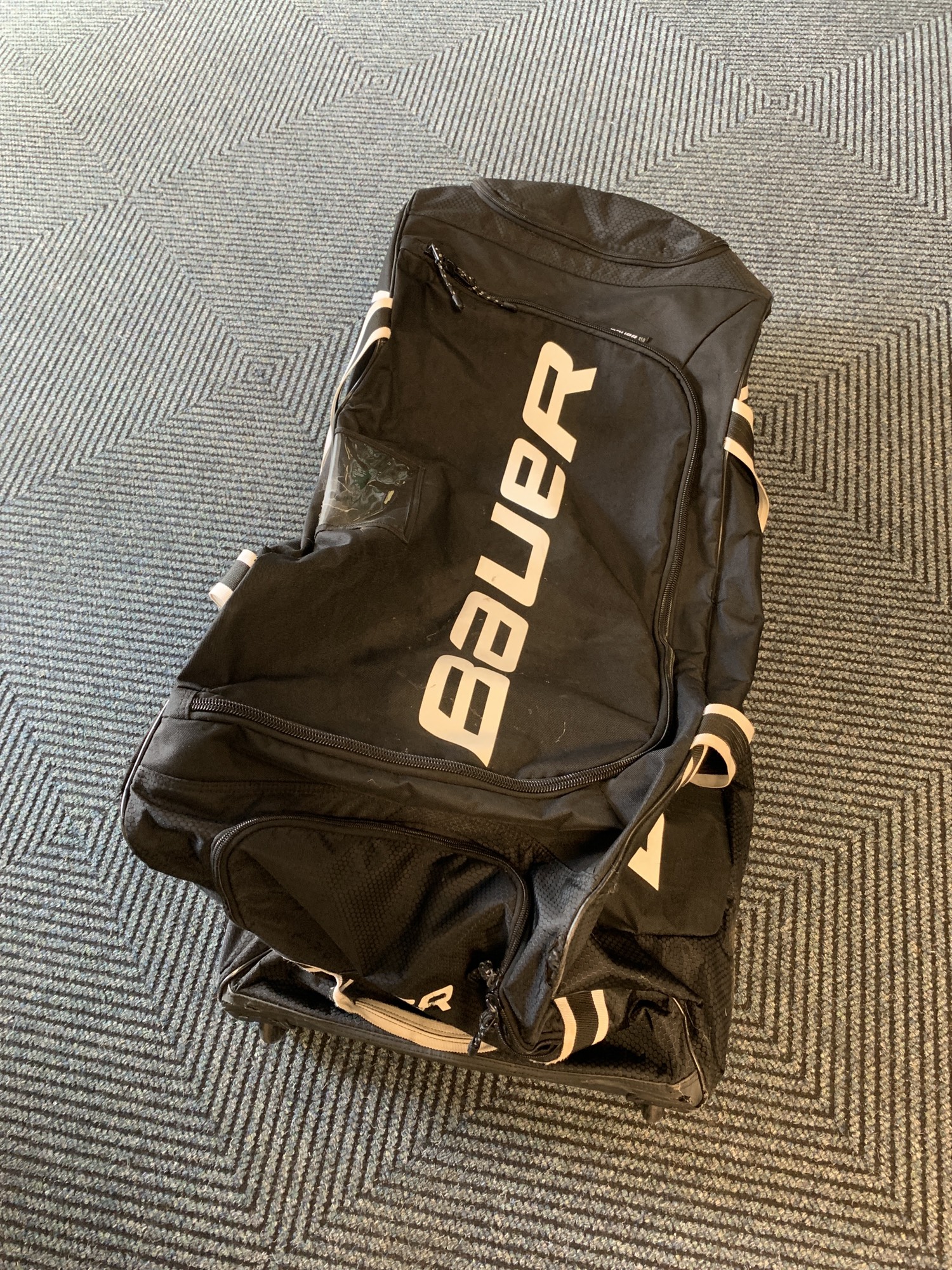 Used Bauer 850 Wheeled Hockey Duffle Bag SidelineSwap