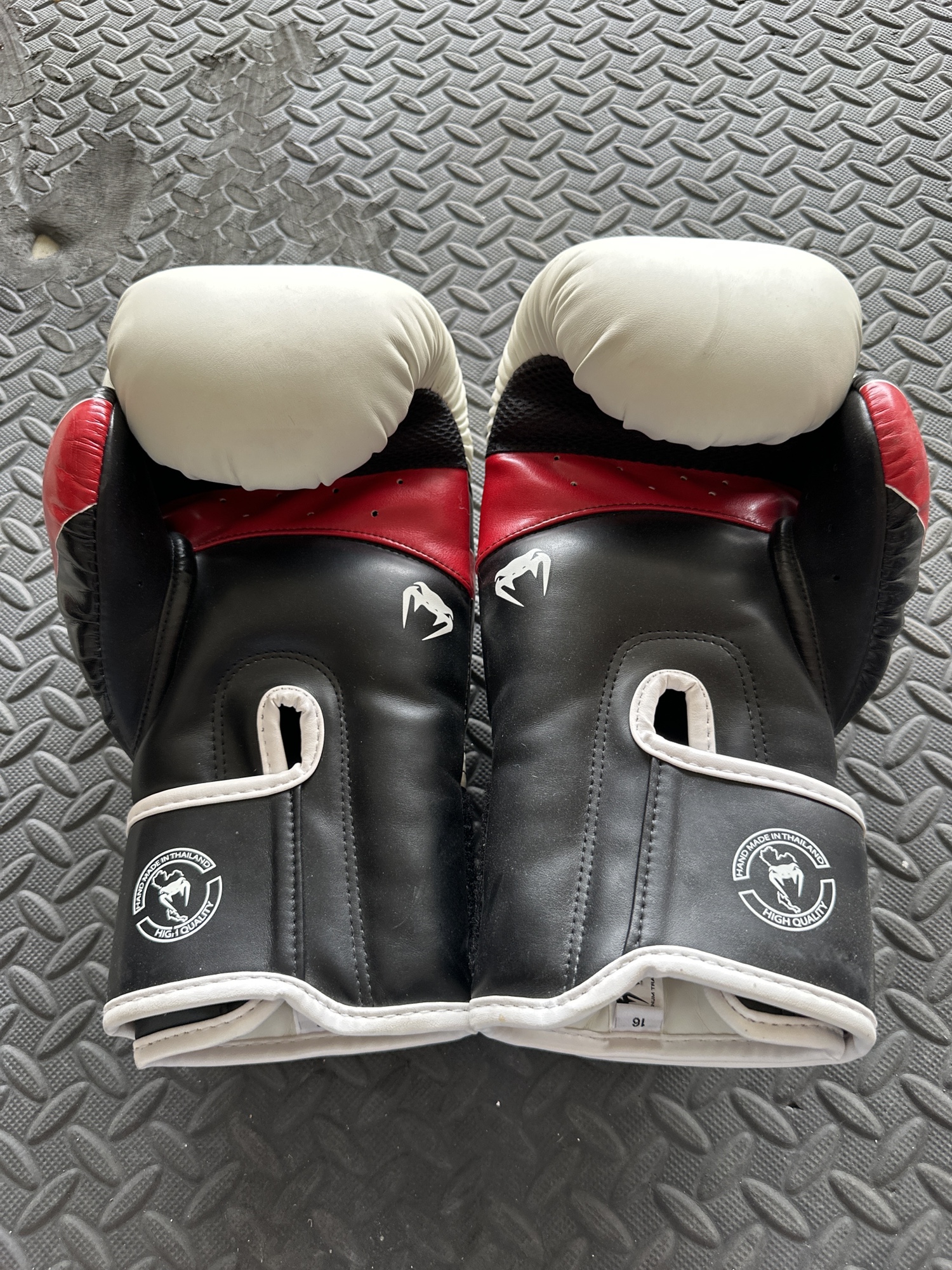 Venum 16 ounce Boxing Gloves SidelineSwap