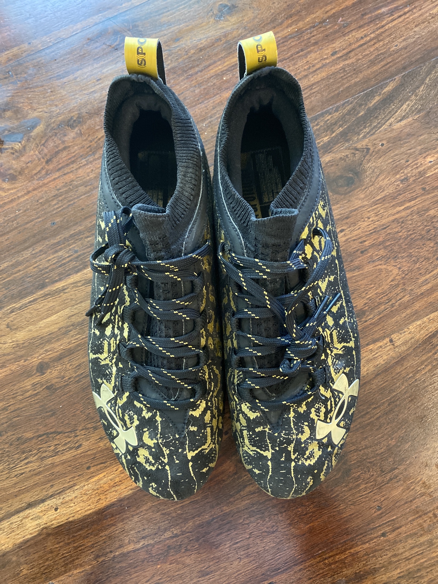 Under Armour Men's Spotlight Lux Suede 2.0 Football Cleats