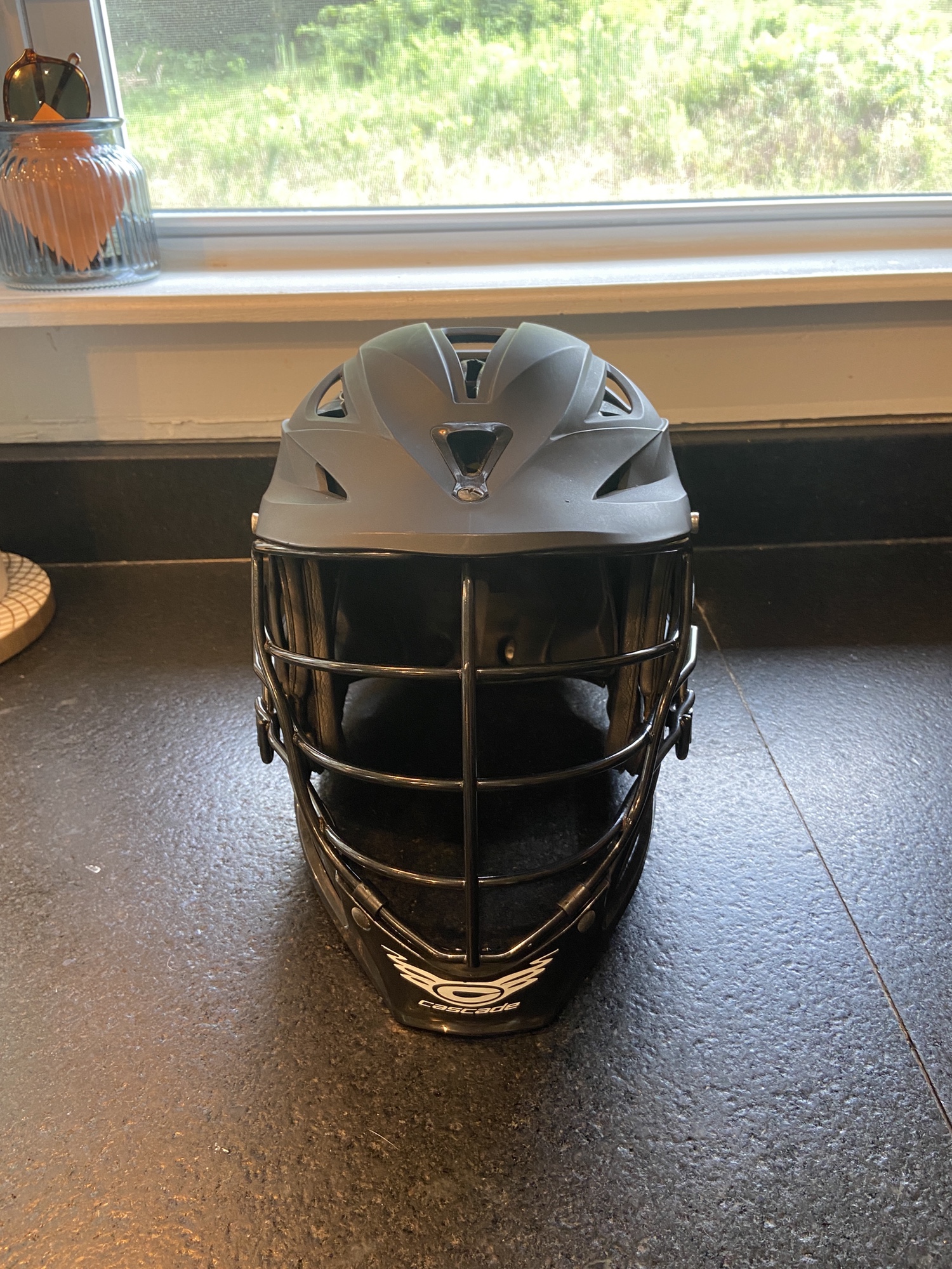 Player's Cascade R Helmet SidelineSwap