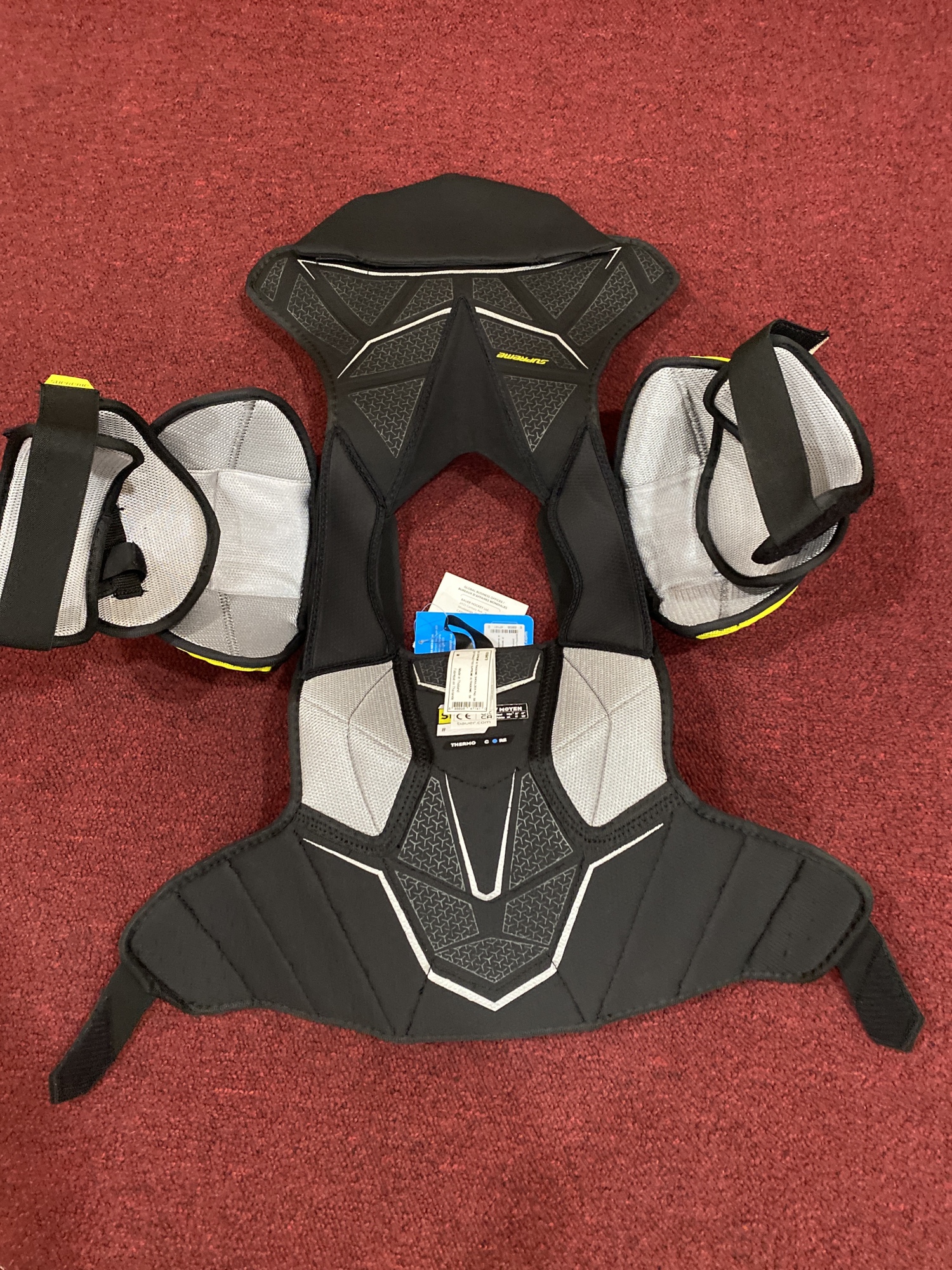 New Medium Bauer Supreme Ultrasonic Shoulder Pads ItemUCSH SidelineSwap