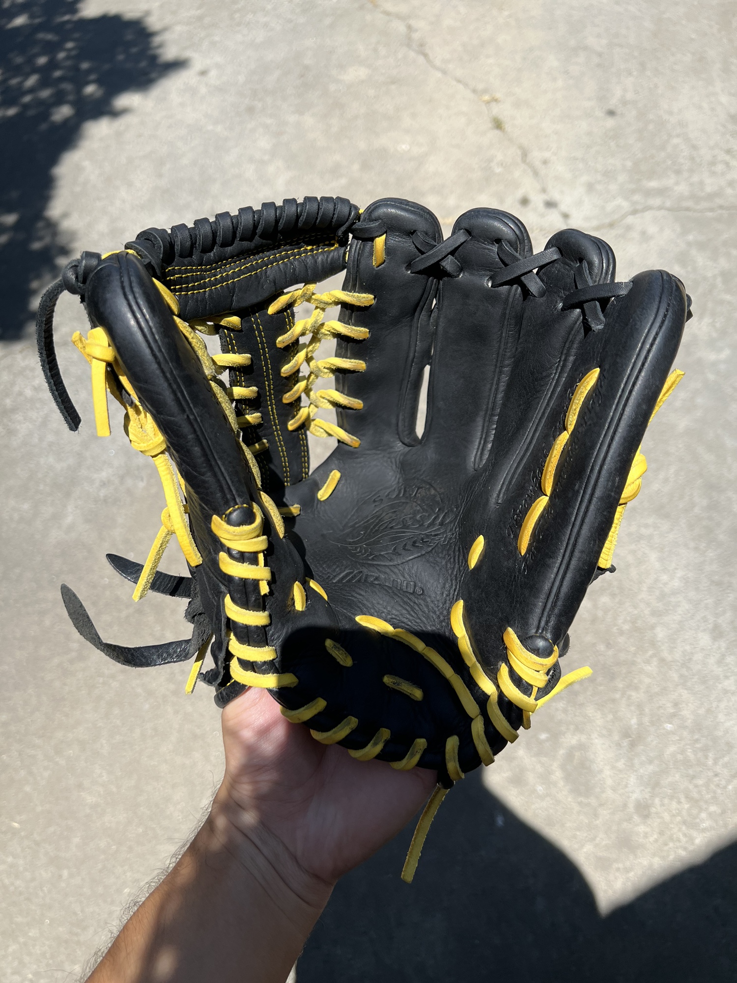 Used Outfield 12.75" Classic Pro Soft Baseball Glove SidelineSwap