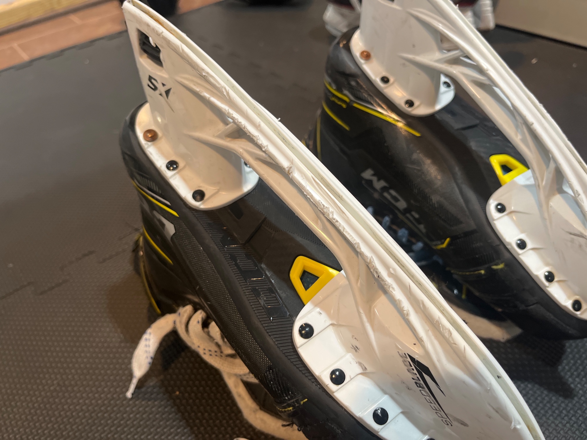 *WITH BLADES*CCM Size 6.5 Super Tacks 9380 Hockey Skates With New Laces