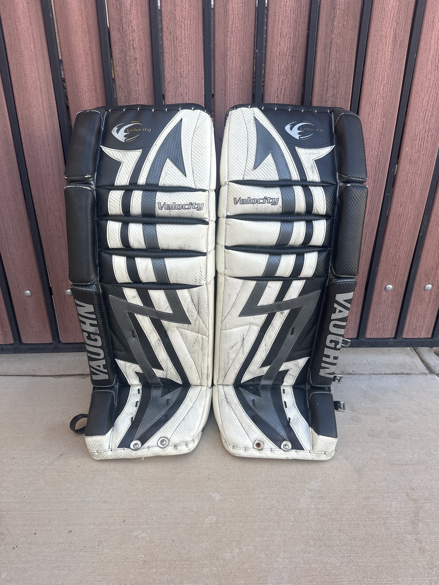 Vaughn Velocity 7400 Hockey Goalie Leg Pads 32+1 SidelineSwap