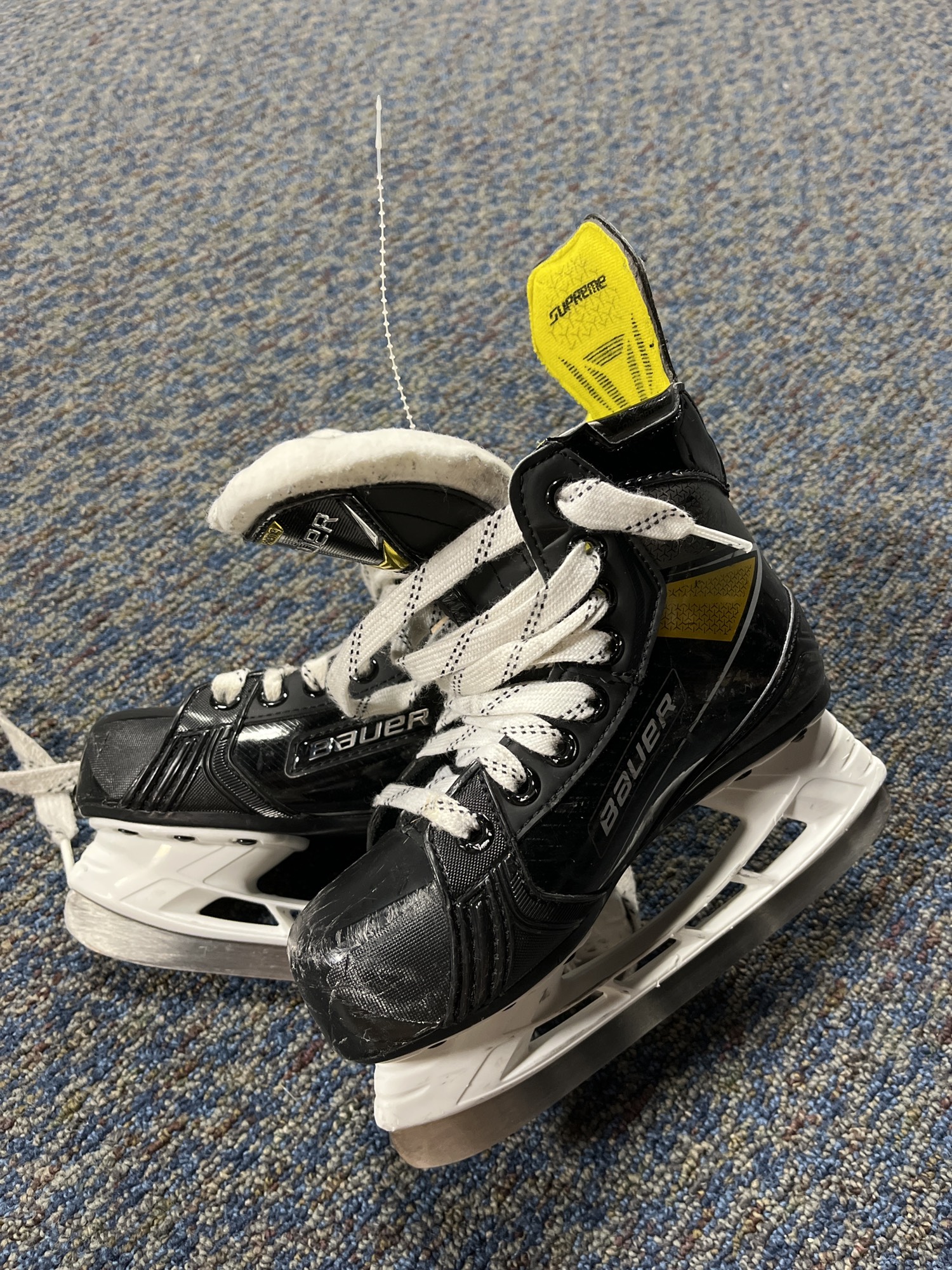 Youth Used Bauer Supreme 3S Pro Hockey Skates D&R (Regular) 12.5 SidelineSwap