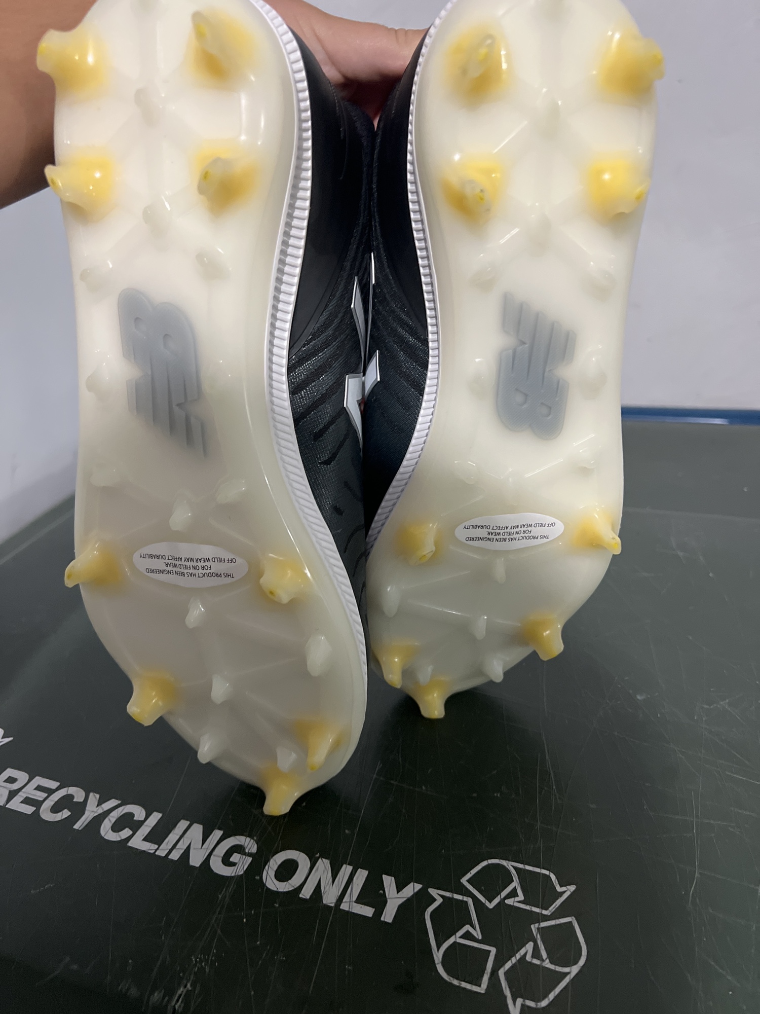 customize new balance metal cleats