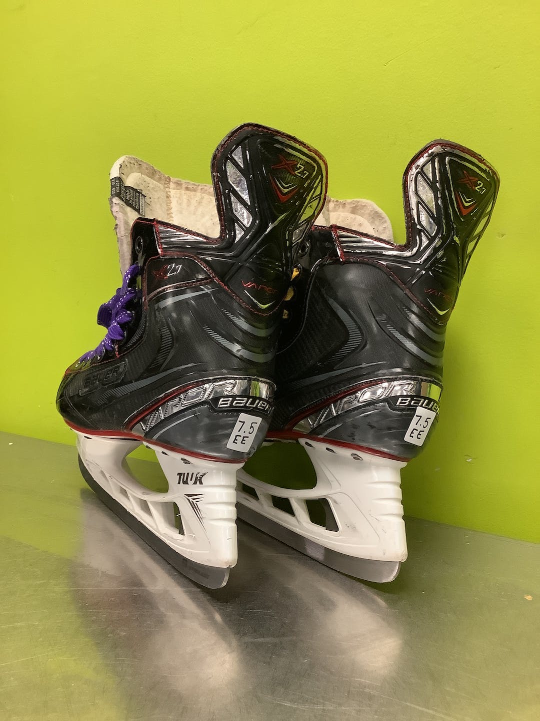 Used Bauer Vapor X2.7 Senior 7.5 Ice Hockey Skates SidelineSwap