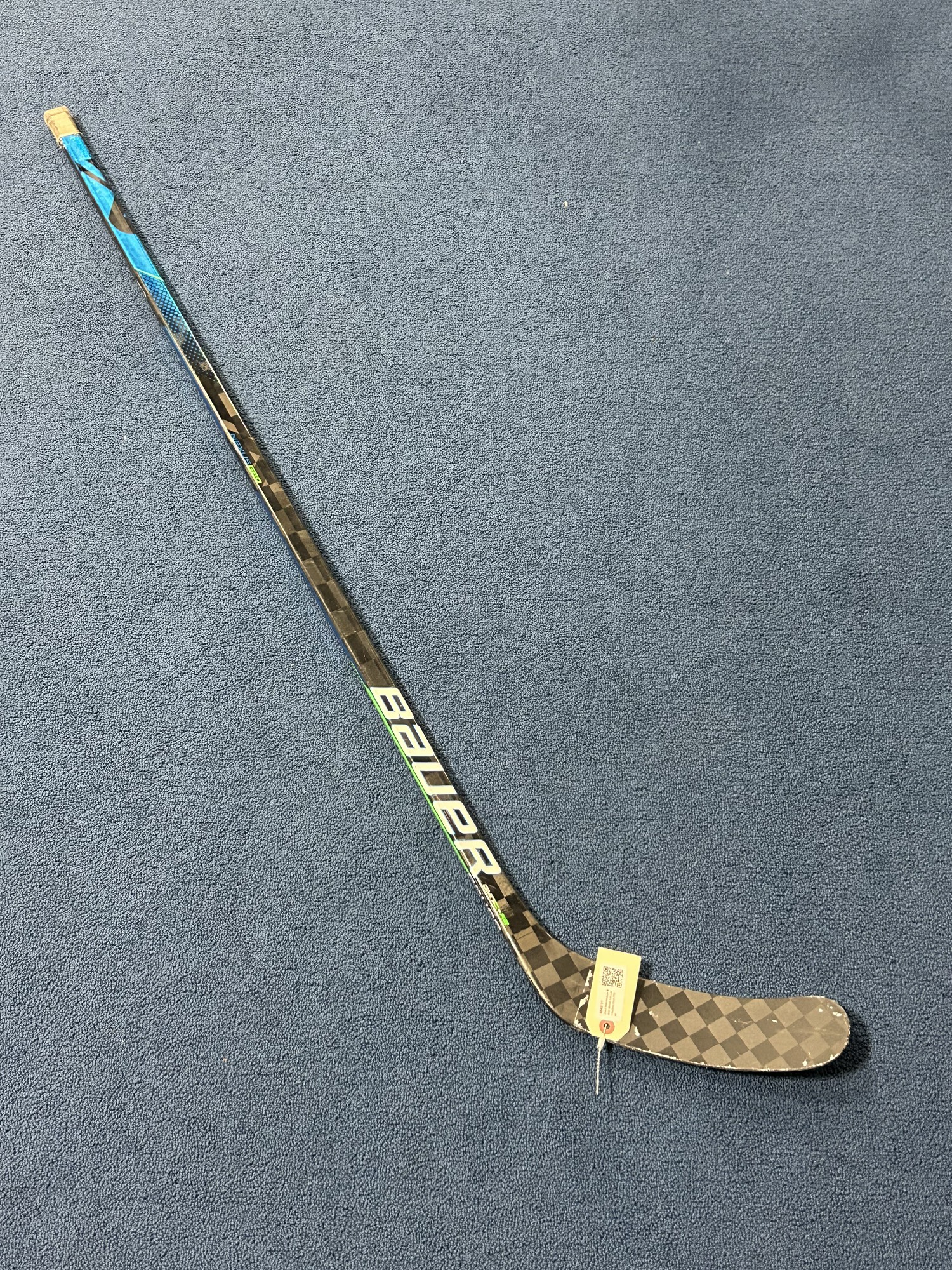 Used Intermediate Bauer Nexus Geo Left Hockey Stick P92M SidelineSwap