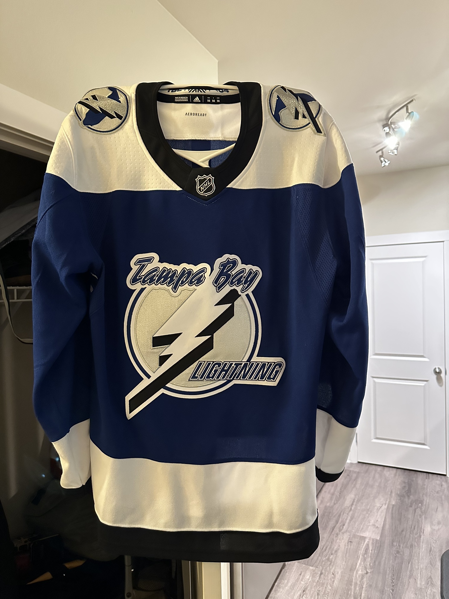 Tampa Bay Lightning Jersey SidelineSwap