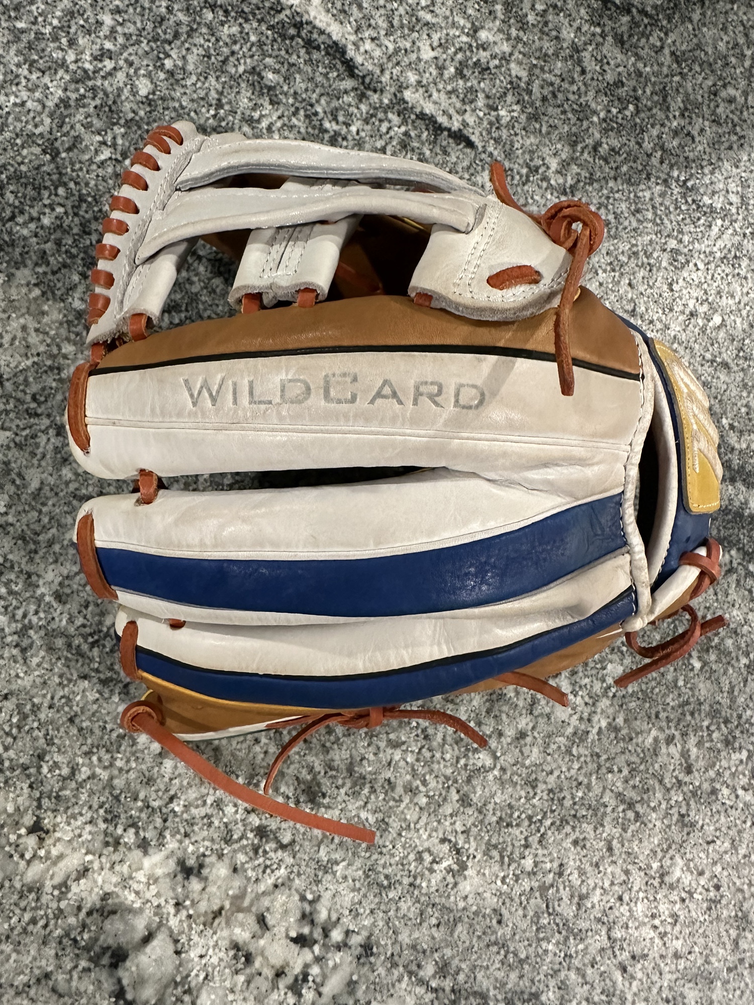 Marucci 12.5” Wildcard Series Outfield Glove SidelineSwap