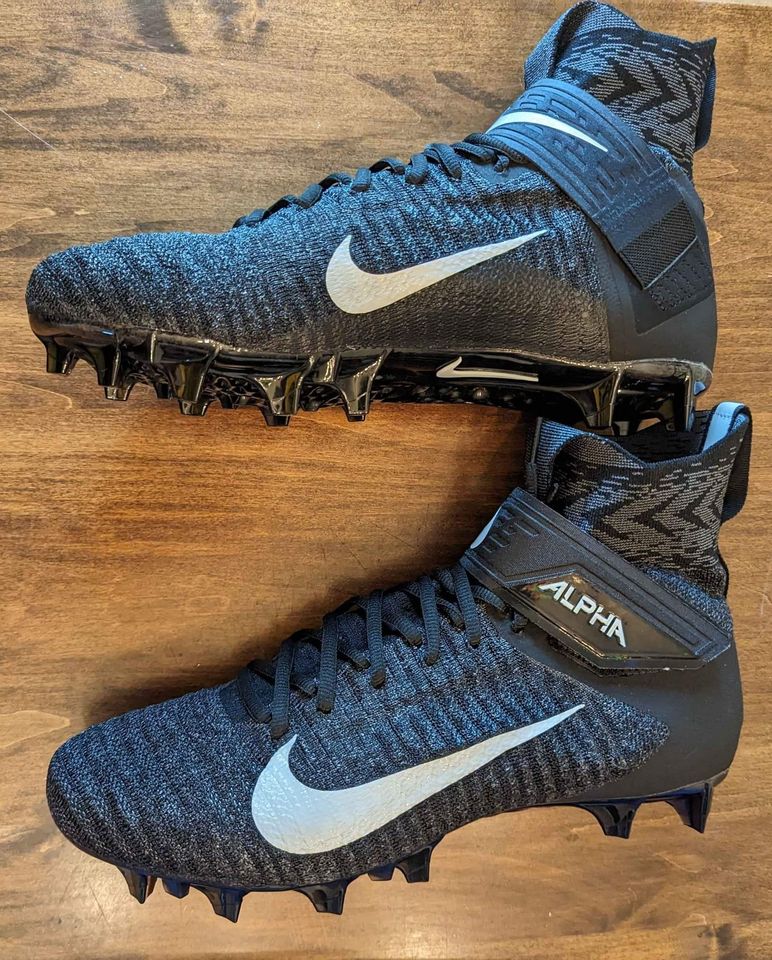 mens nike molded cleats
