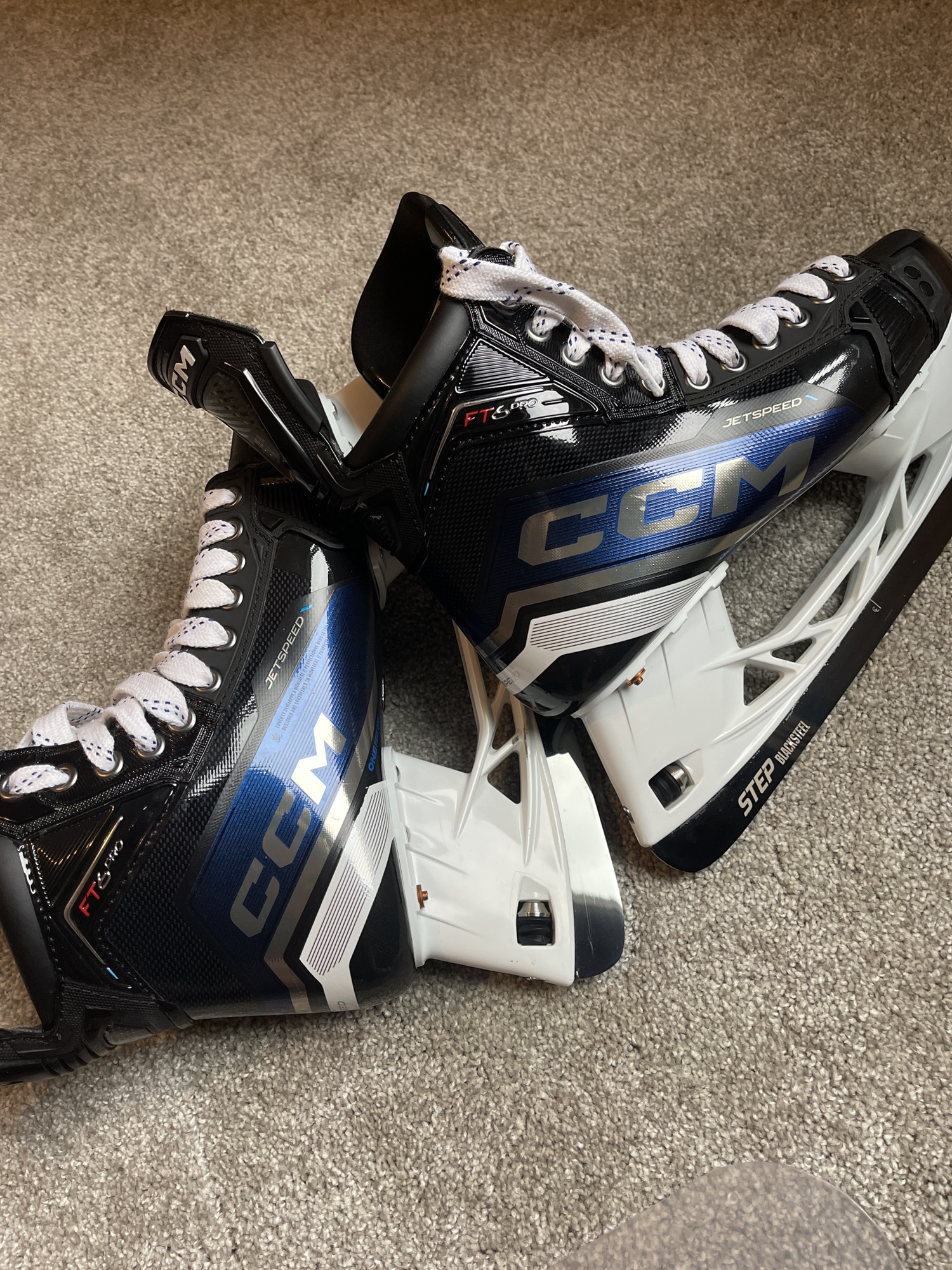New CCM Regular Width Pro Stock Size 9 JetSpeed FT6 Pro Hockey Skates
