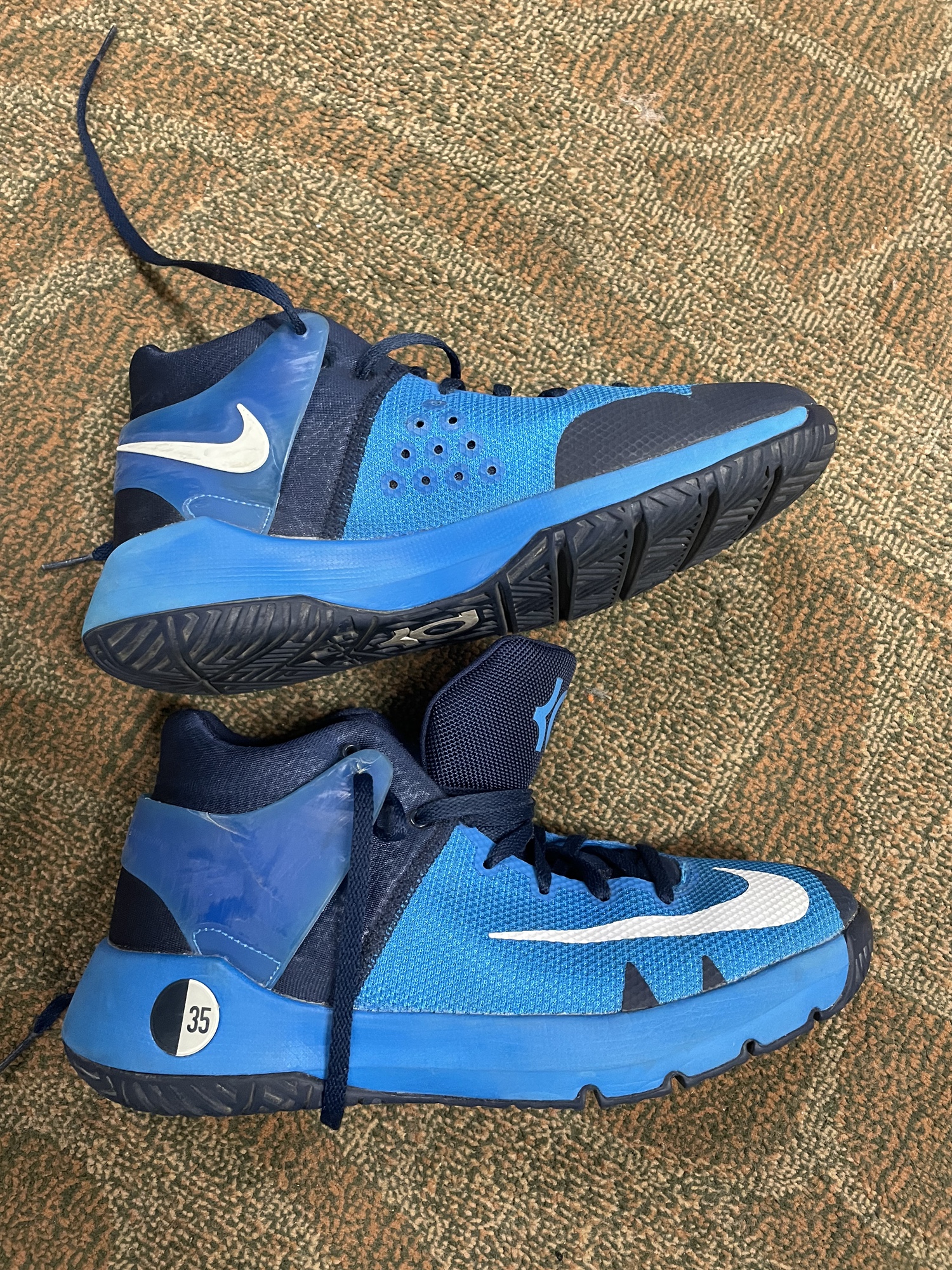 Used Nike KD Basketball Shoes Youth Size 7.0 SidelineSwap