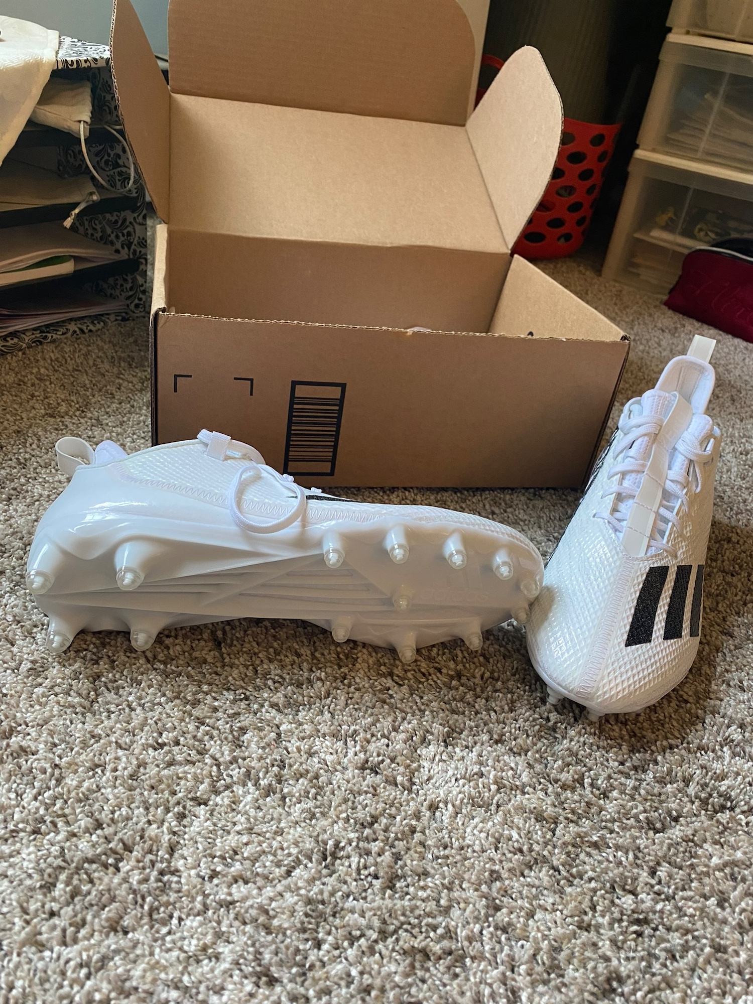 mens size 9 football cleats