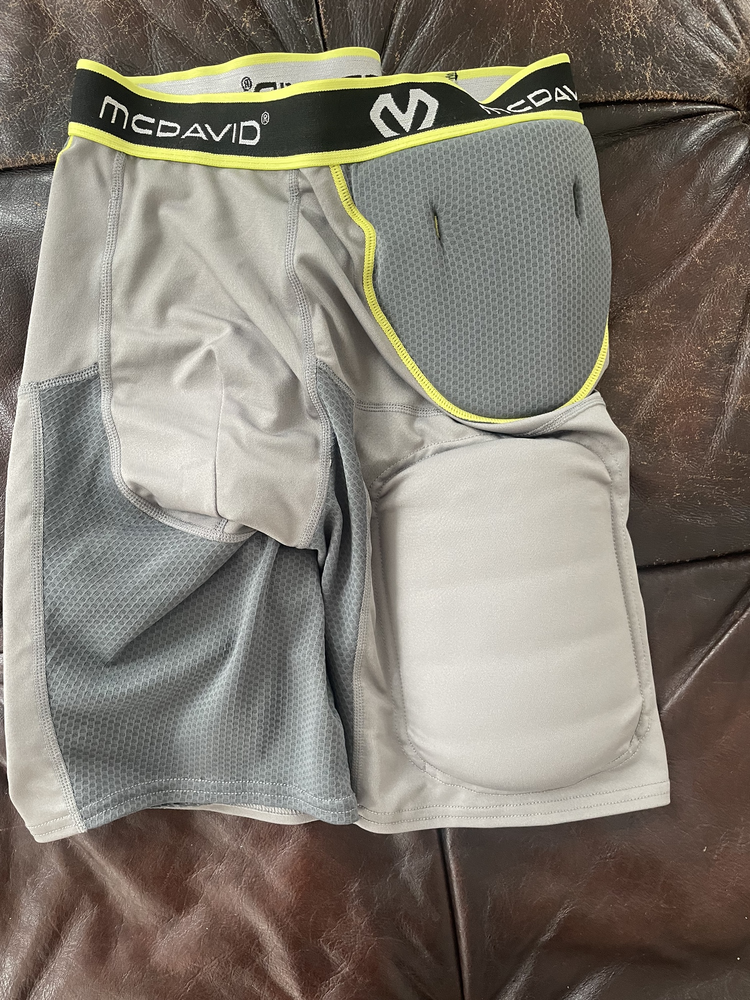 MCDAVID MENS Medium ELITE 5 PAD football girdle SidelineSwap