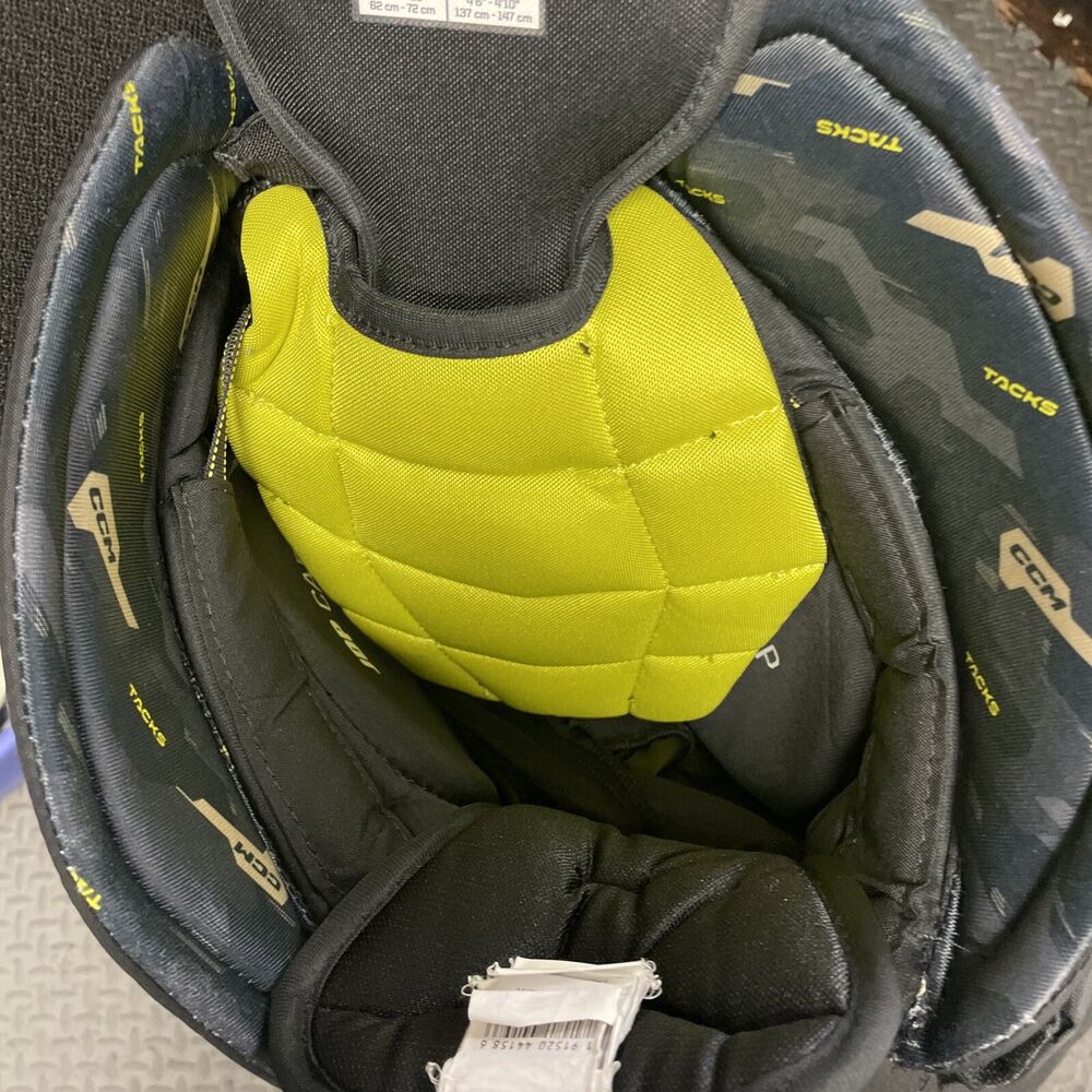 Junior Size Medium CCM TACKS AS 580 ICE HOCKEY PLAYER PANTS SidelineSwap