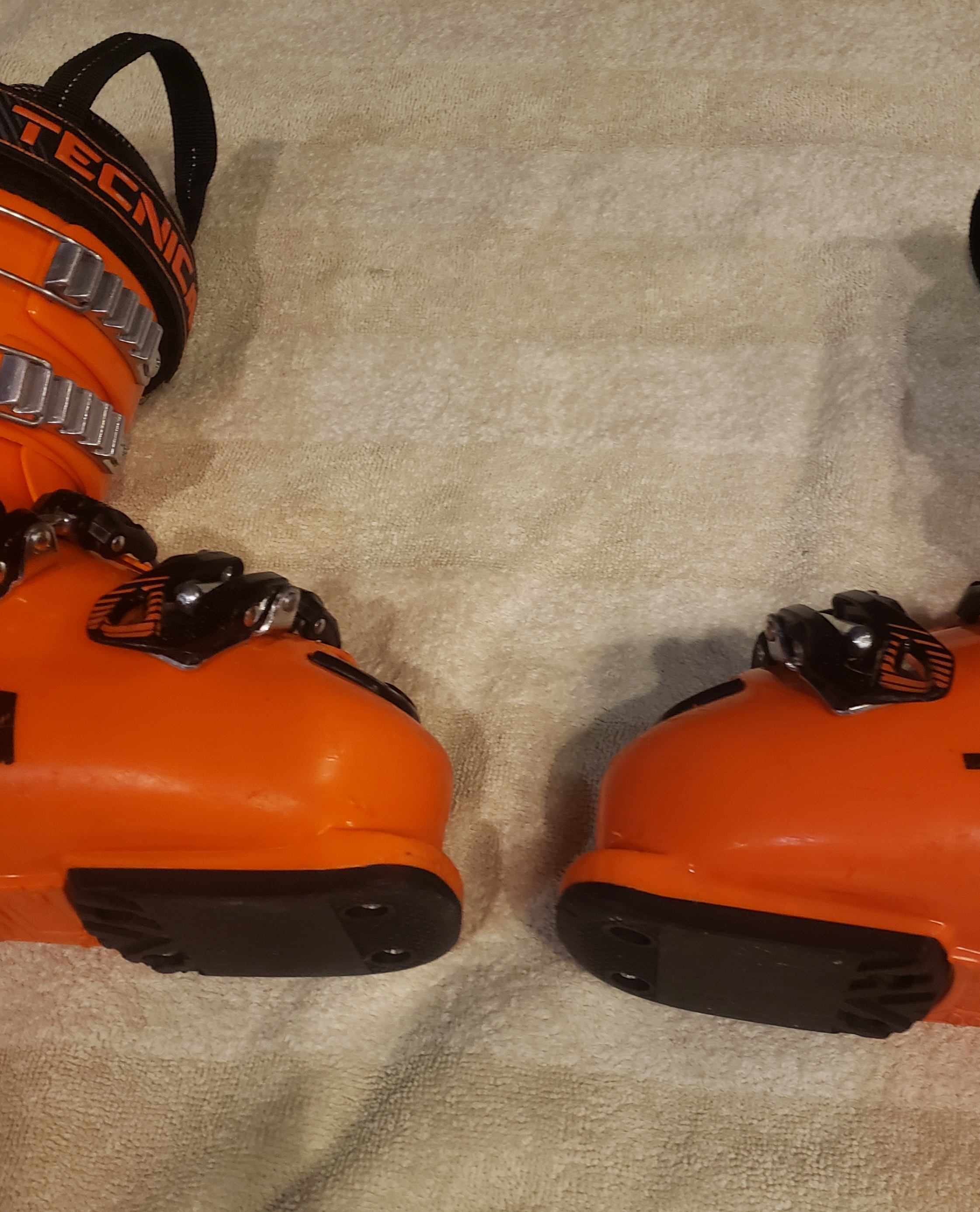 KIDS JUNIOR 21/21.5 TECNICA FIREBIRD 60 RACE Ski Boots (BOYS YOUTH 33.