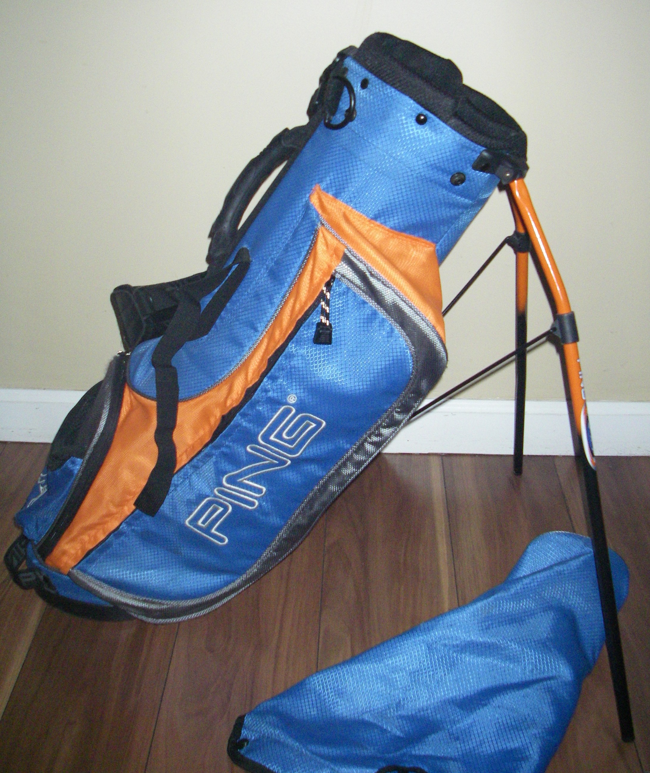PING Moxie KIDS Junior Jr Carry Strap Stand Golf Bag Youth Blue Orange