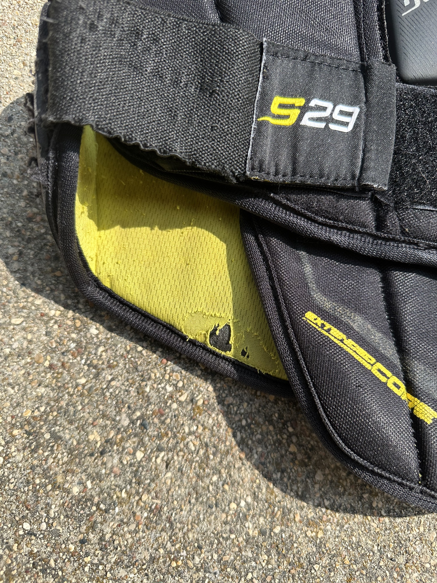 Used Small Bauer Supreme S29 Shoulder Pads SidelineSwap