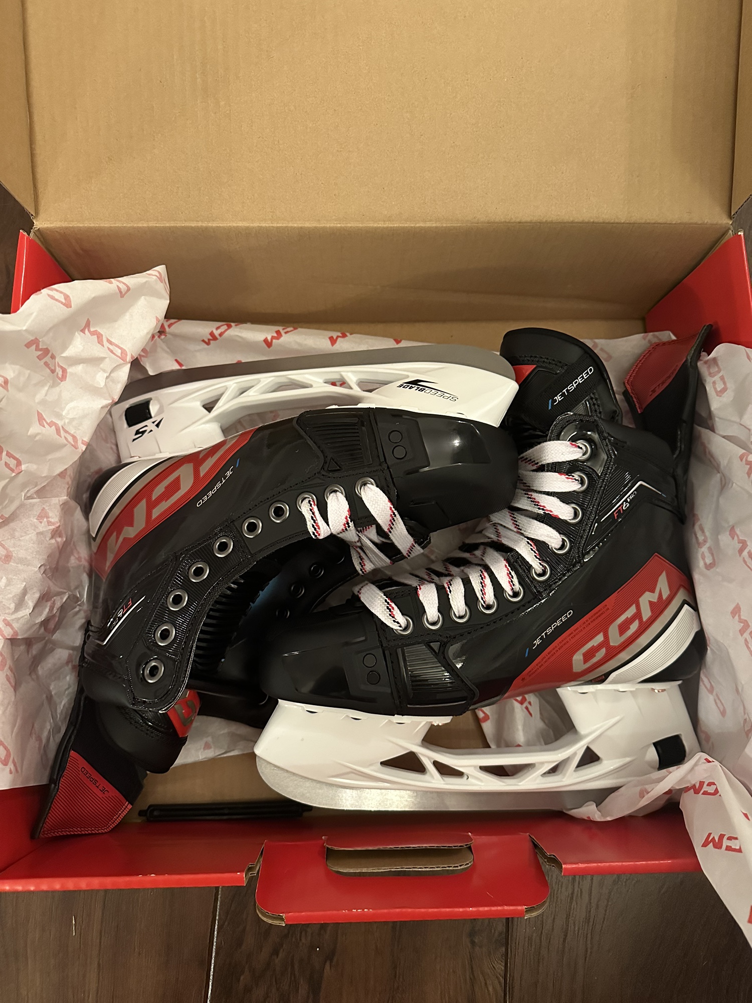 New CCM Regular Width Size 6.5 JetSpeed FT6 Pro Hockey Skates