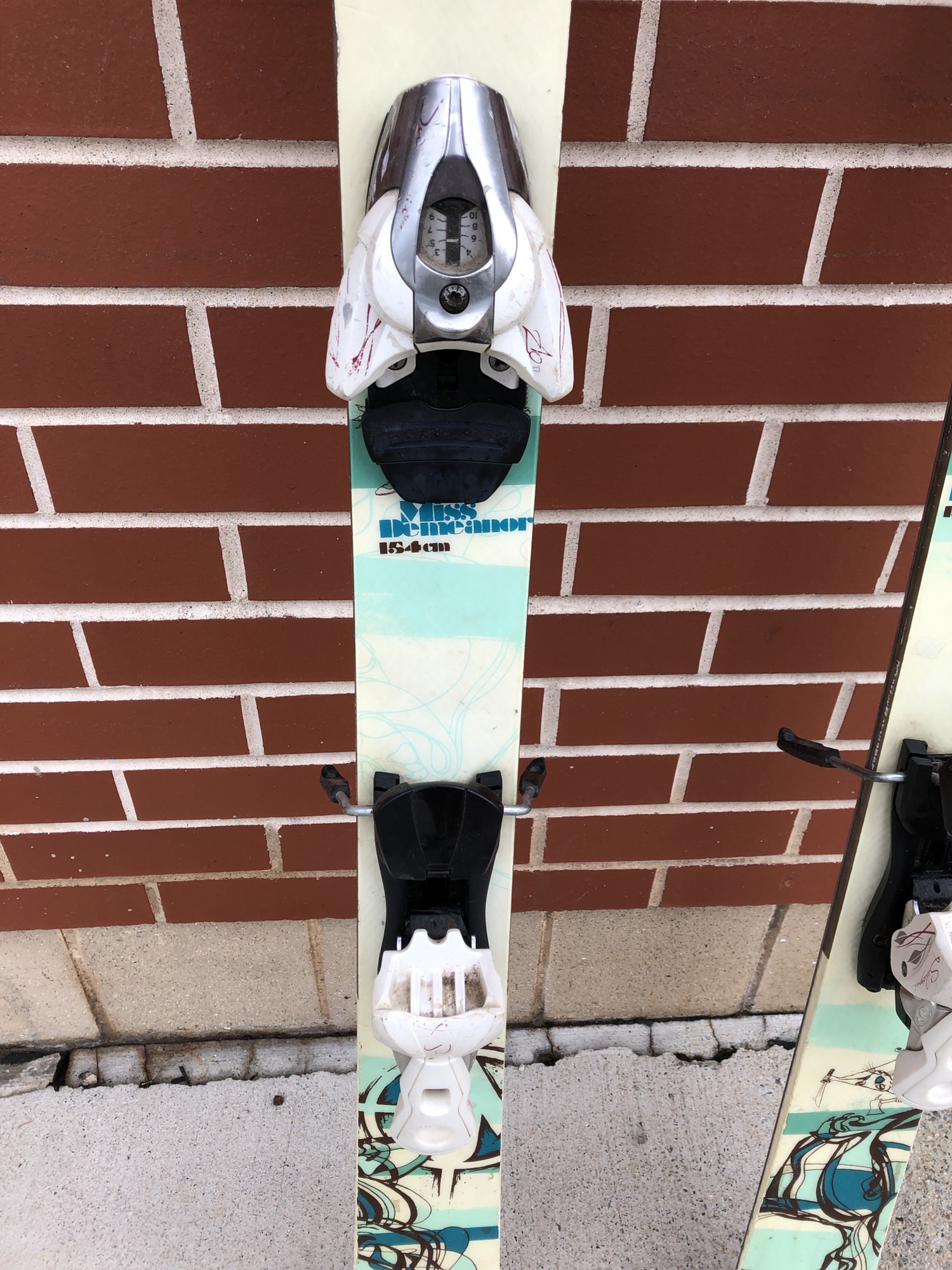 Used K2 Miss Demeanor (154 cm) Skis with Bindings